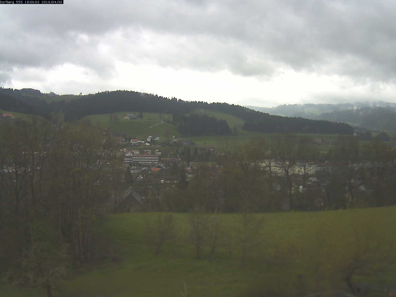 Webcam-Bild: Aussicht vom Dorfberg in Langnau 20160430-180601