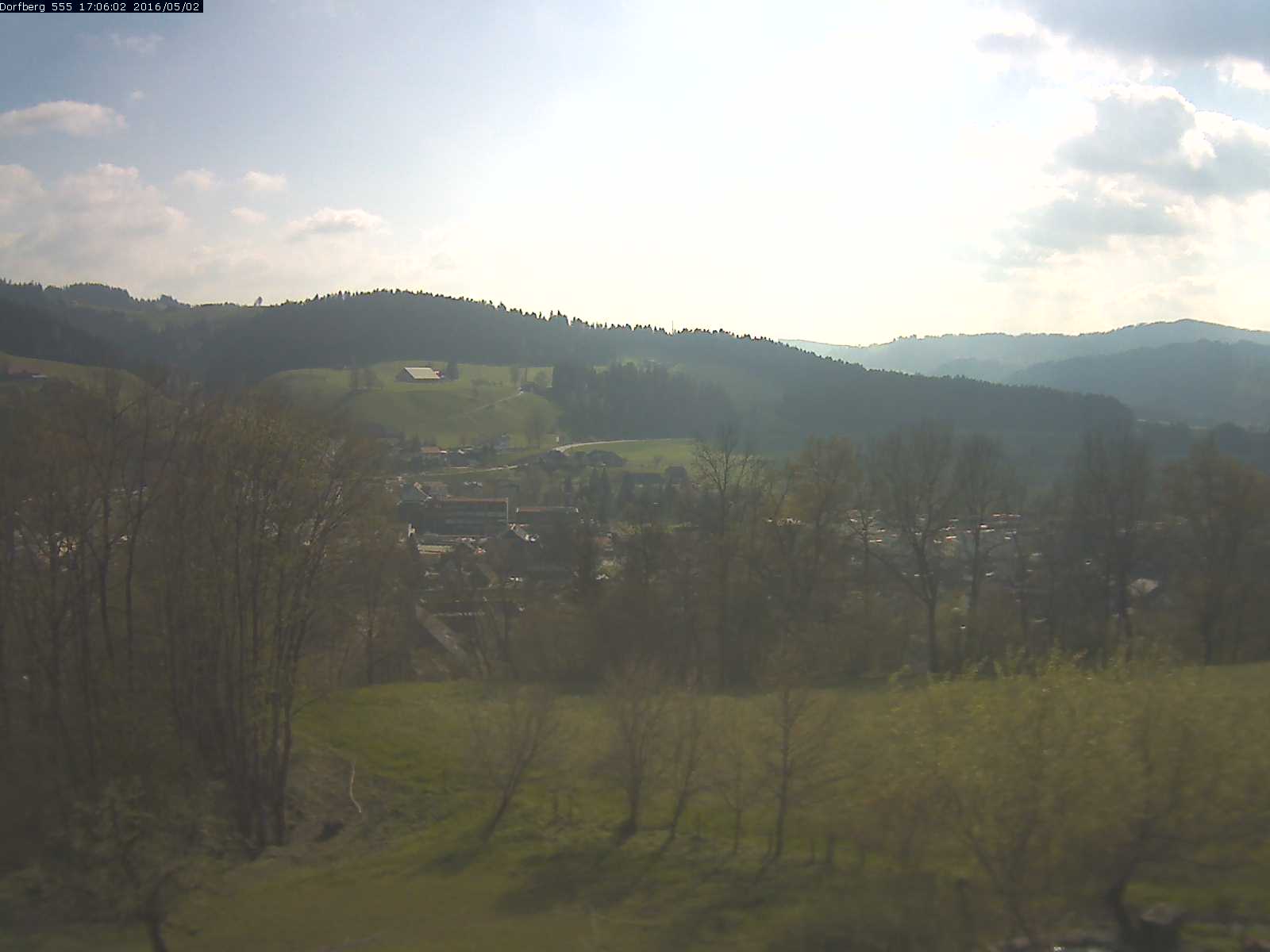 Webcam-Bild: Aussicht vom Dorfberg in Langnau 20160502-170601