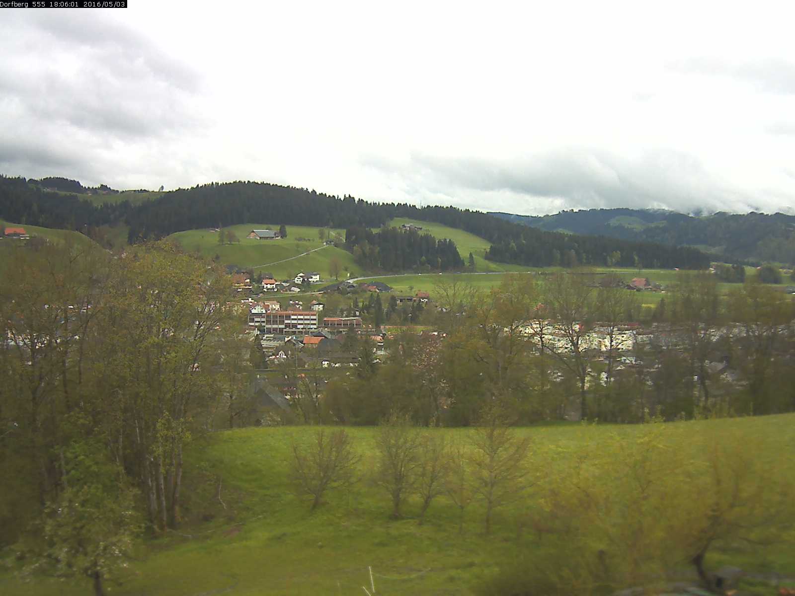 Webcam-Bild: Aussicht vom Dorfberg in Langnau 20160503-180601