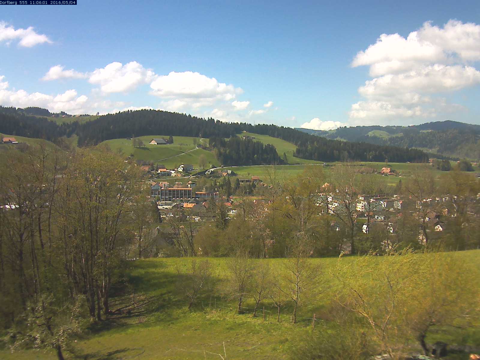 Webcam-Bild: Aussicht vom Dorfberg in Langnau 20160504-110601