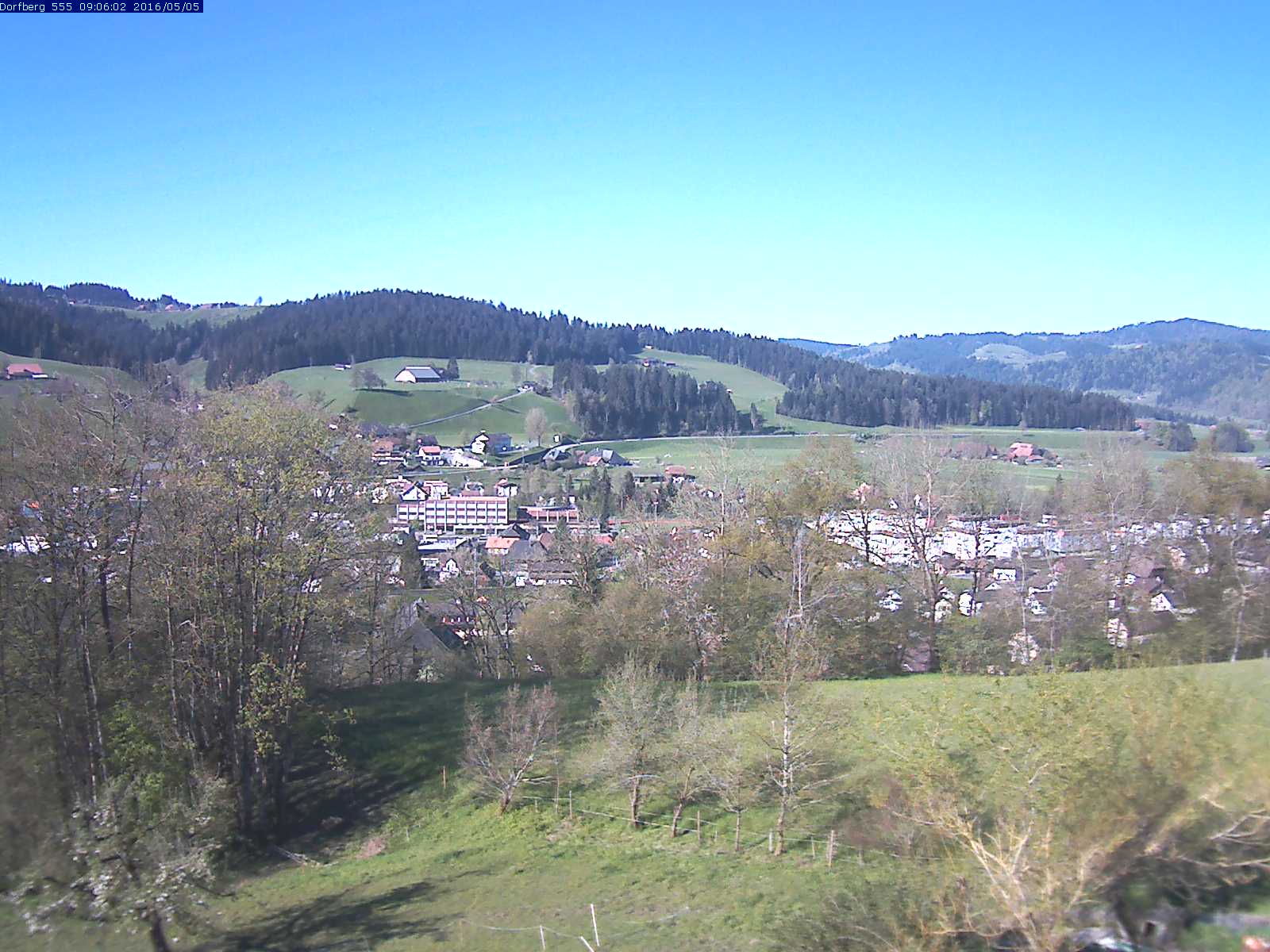 Webcam-Bild: Aussicht vom Dorfberg in Langnau 20160505-090601