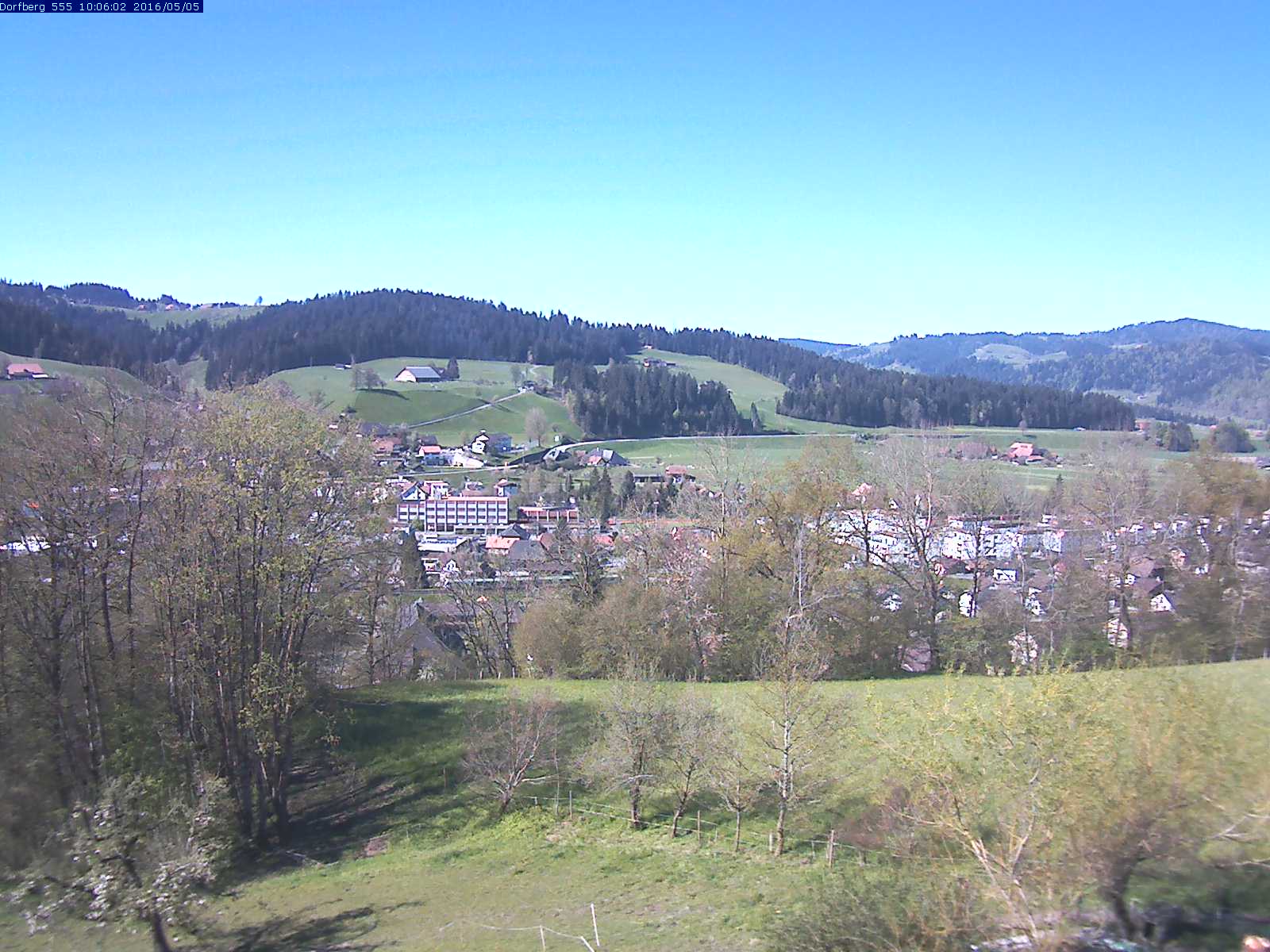 Webcam-Bild: Aussicht vom Dorfberg in Langnau 20160505-100601