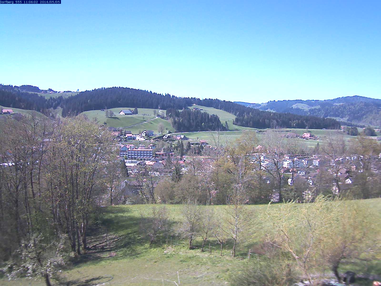 Webcam-Bild: Aussicht vom Dorfberg in Langnau 20160505-110601