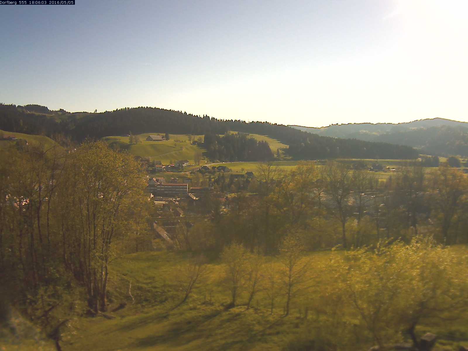Webcam-Bild: Aussicht vom Dorfberg in Langnau 20160505-180601
