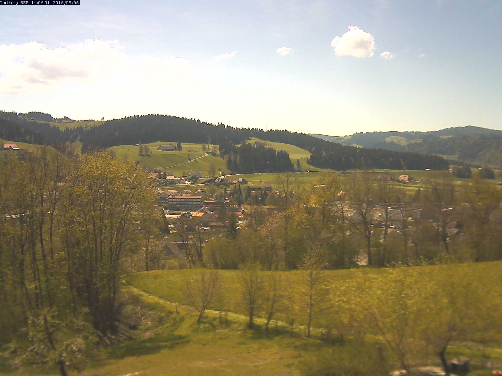 Webcam-Bild: Aussicht vom Dorfberg in Langnau 20160506-140601
