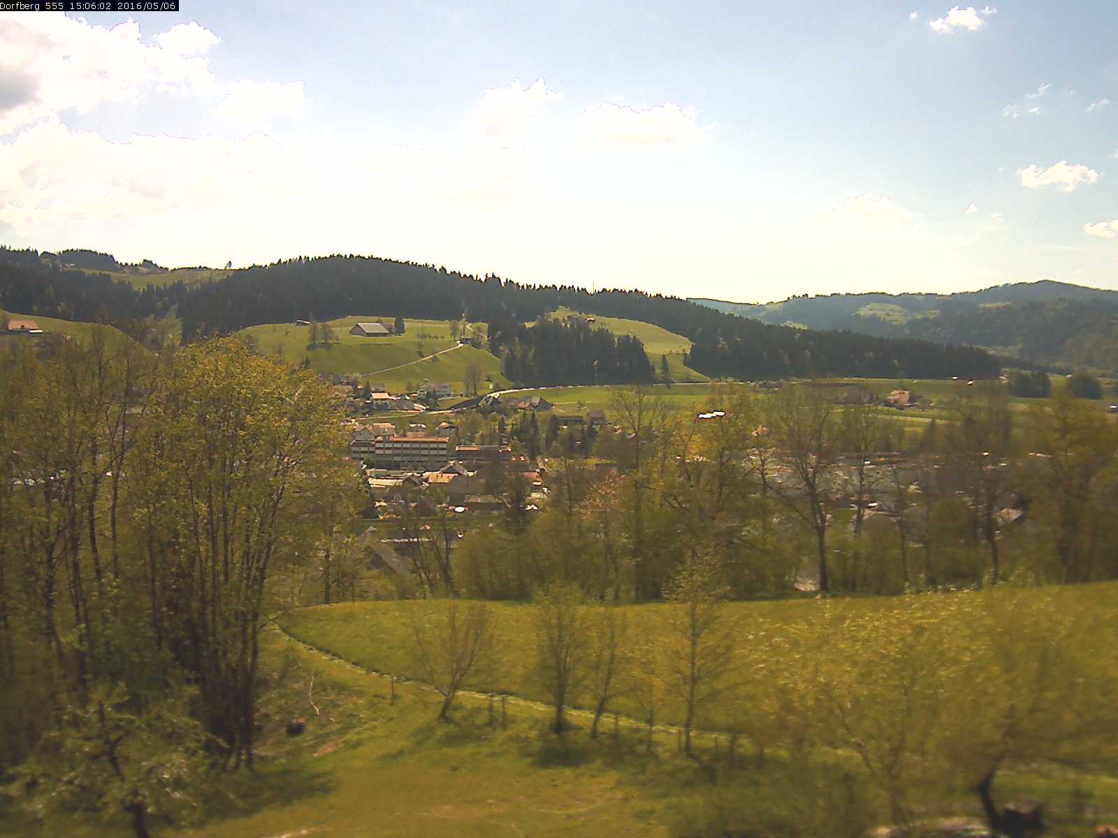 Webcam-Bild: Aussicht vom Dorfberg in Langnau 20160506-150601
