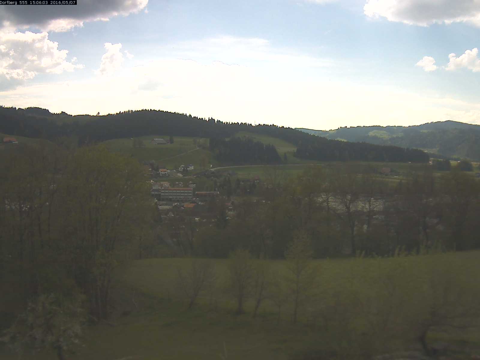 Webcam-Bild: Aussicht vom Dorfberg in Langnau 20160507-150601
