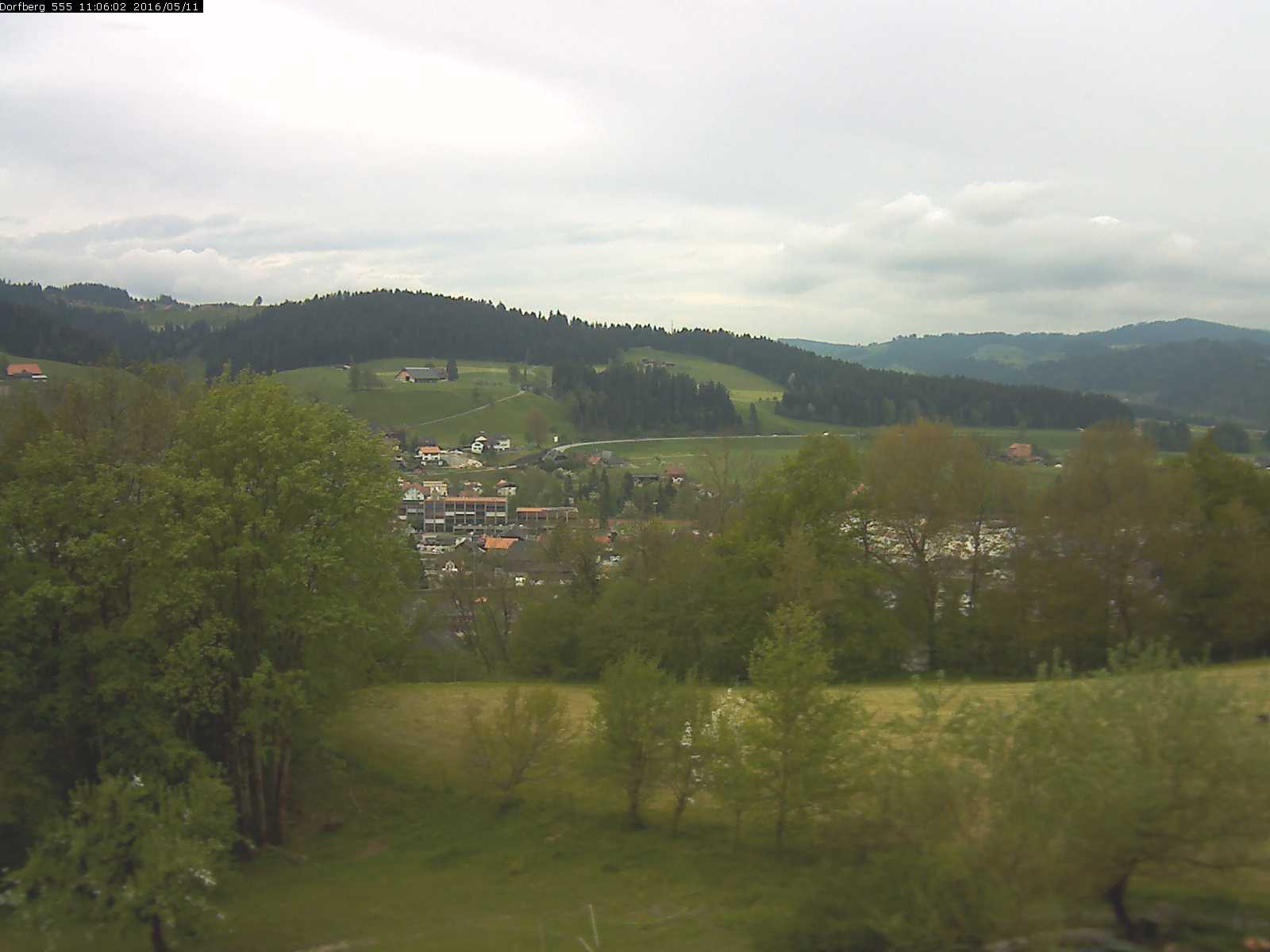 Webcam-Bild: Aussicht vom Dorfberg in Langnau 20160511-110601