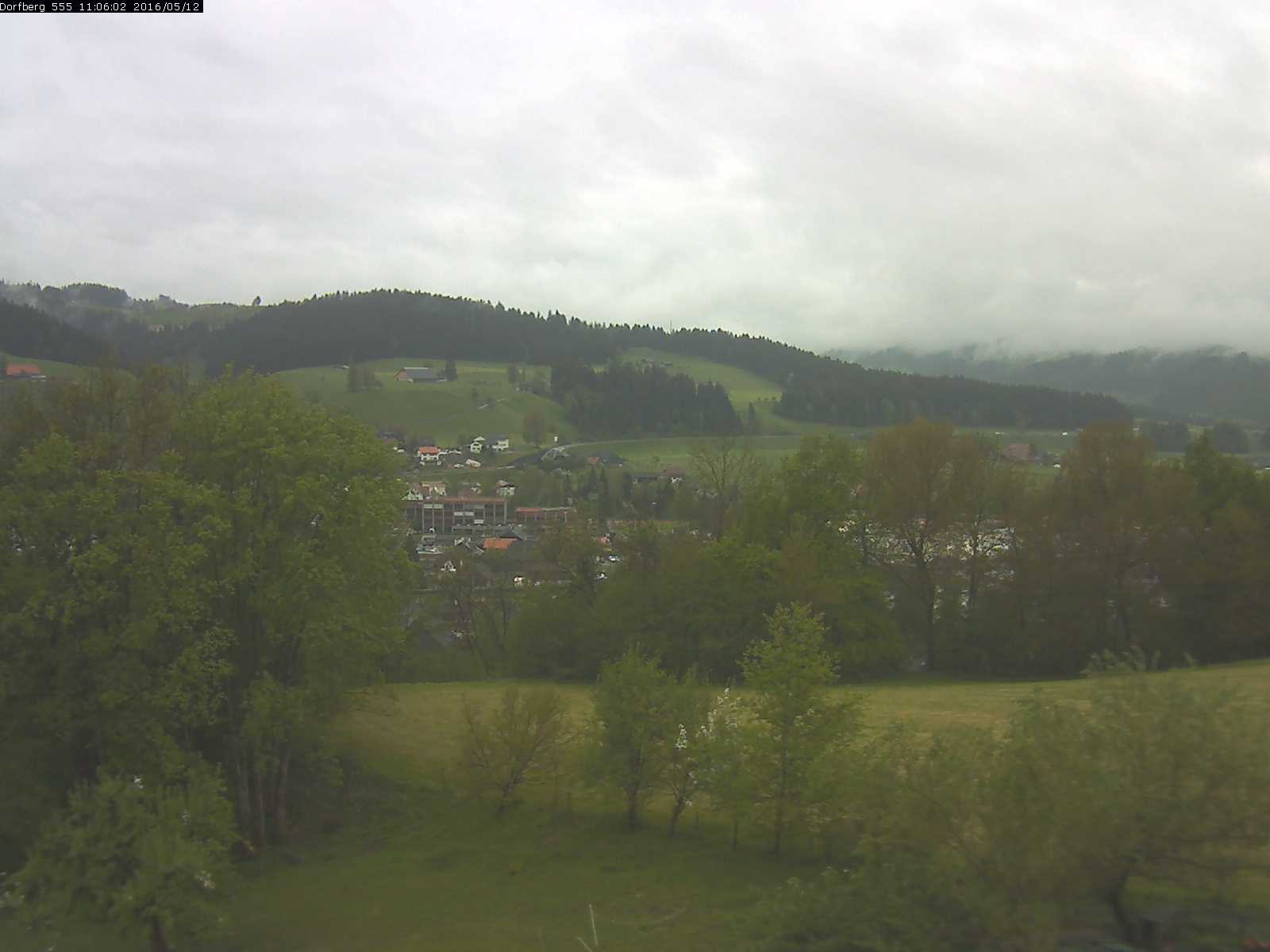 Webcam-Bild: Aussicht vom Dorfberg in Langnau 20160512-110601