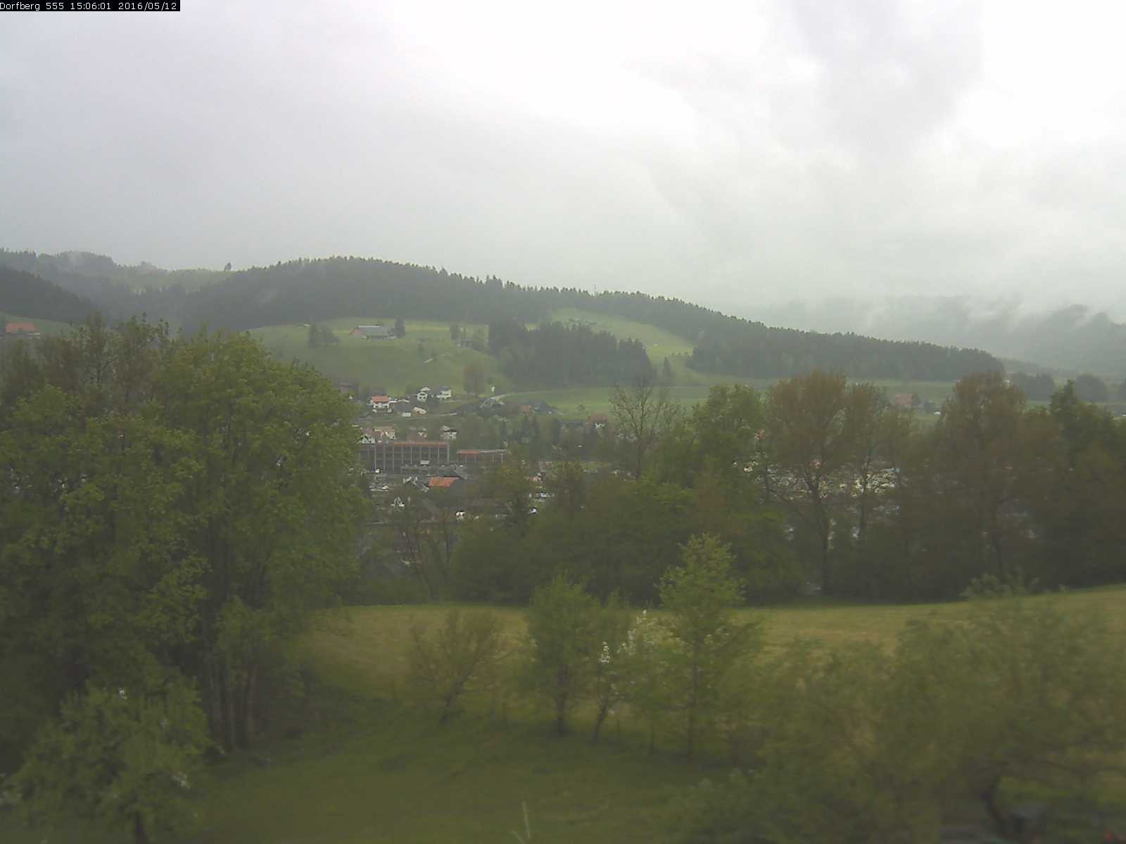 Webcam-Bild: Aussicht vom Dorfberg in Langnau 20160512-150601