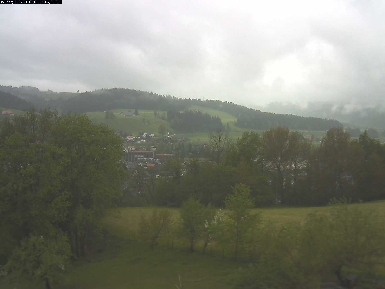 Webcam-Bild: Aussicht vom Dorfberg in Langnau 20160512-180601