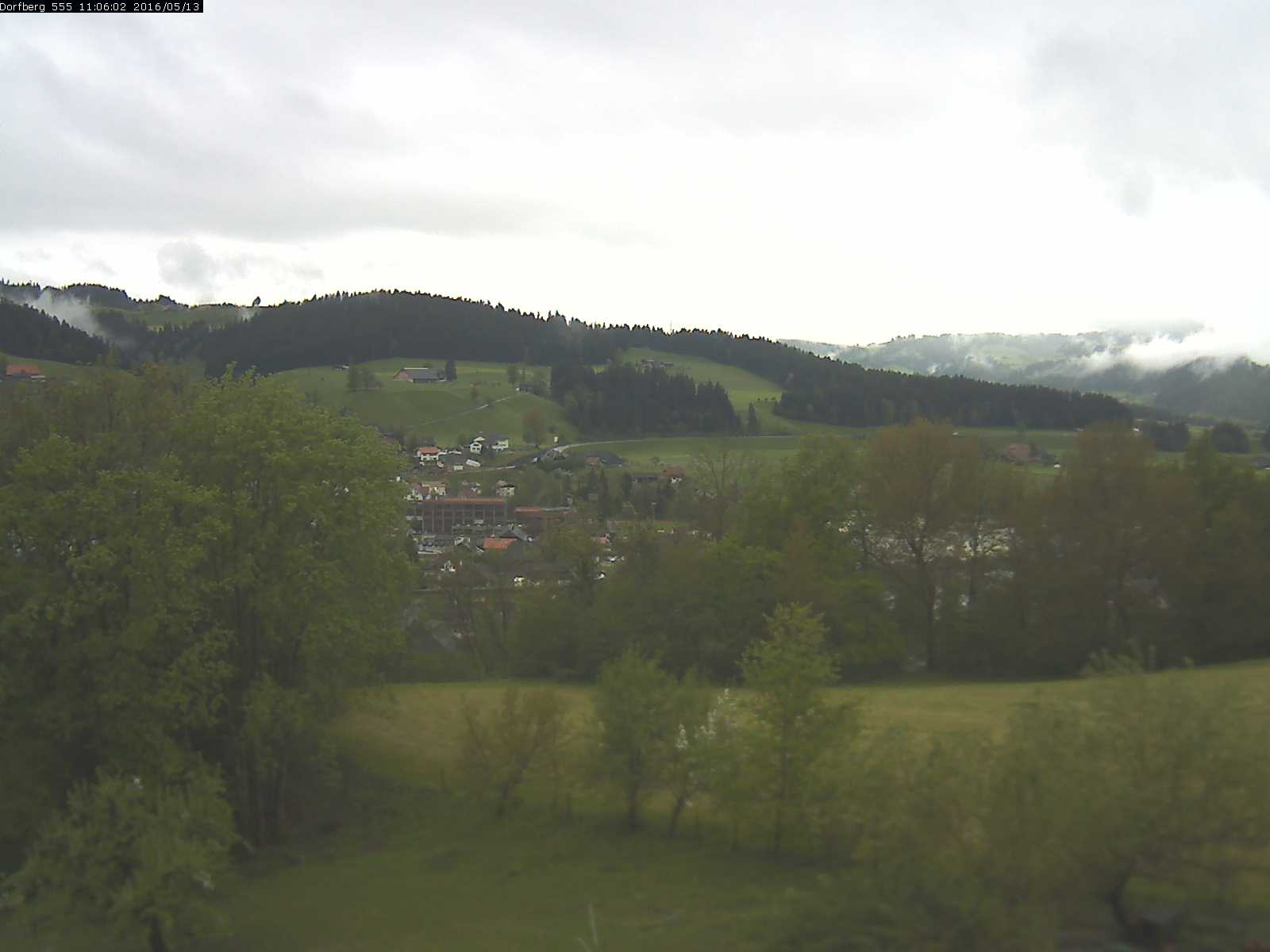 Webcam-Bild: Aussicht vom Dorfberg in Langnau 20160513-110601
