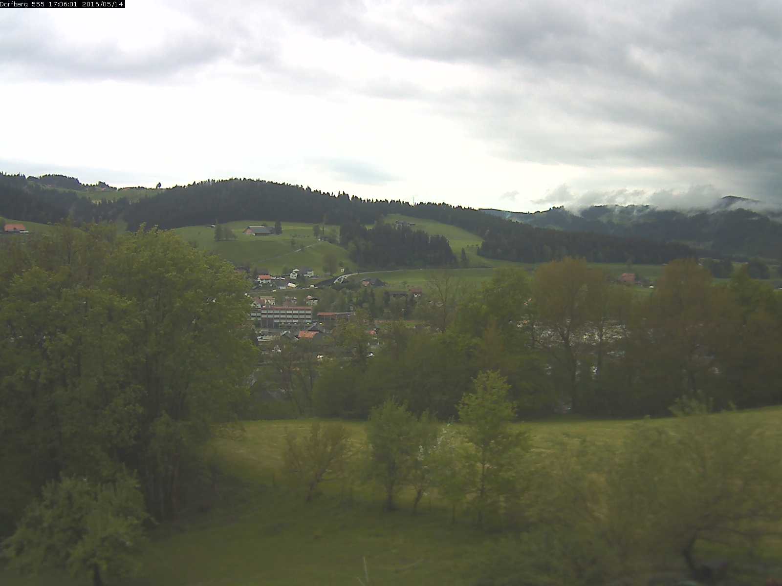 Webcam-Bild: Aussicht vom Dorfberg in Langnau 20160514-170601