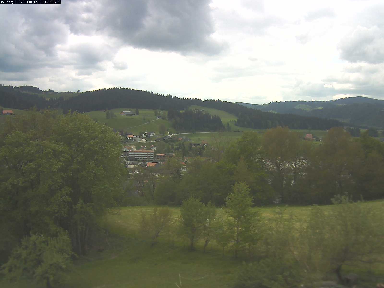 Webcam-Bild: Aussicht vom Dorfberg in Langnau 20160516-140601