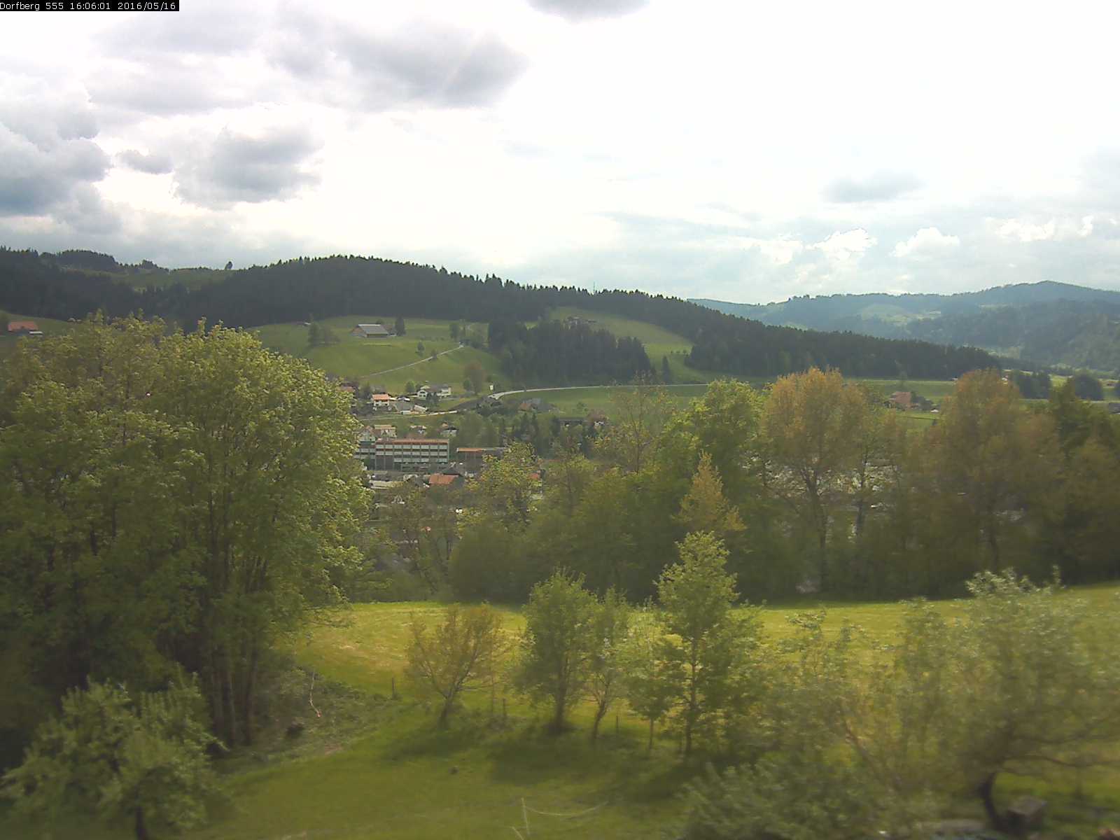Webcam-Bild: Aussicht vom Dorfberg in Langnau 20160516-160601