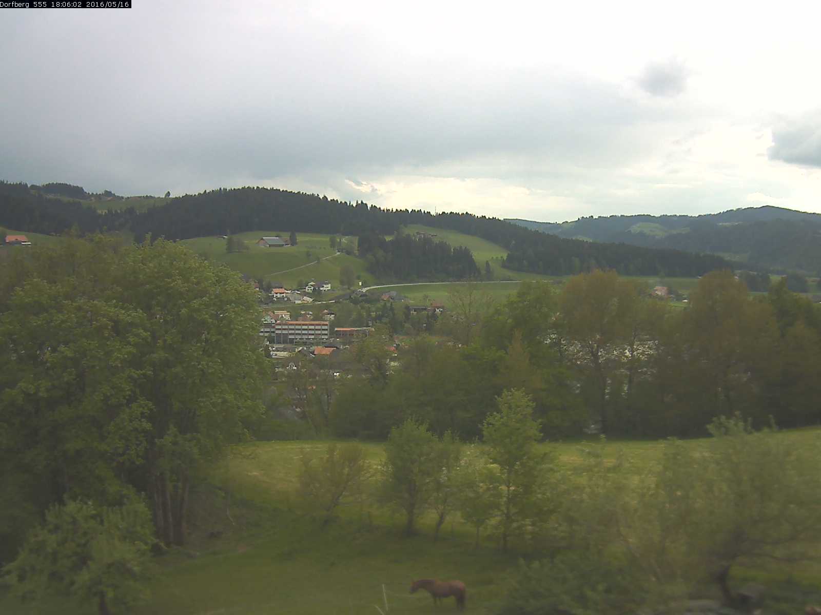 Webcam-Bild: Aussicht vom Dorfberg in Langnau 20160516-180601