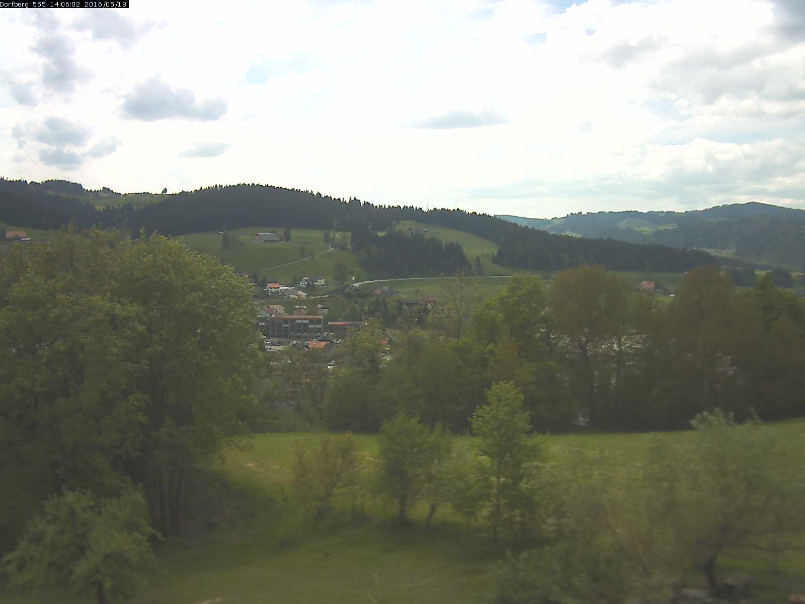 Webcam-Bild: Aussicht vom Dorfberg in Langnau 20160518-140601