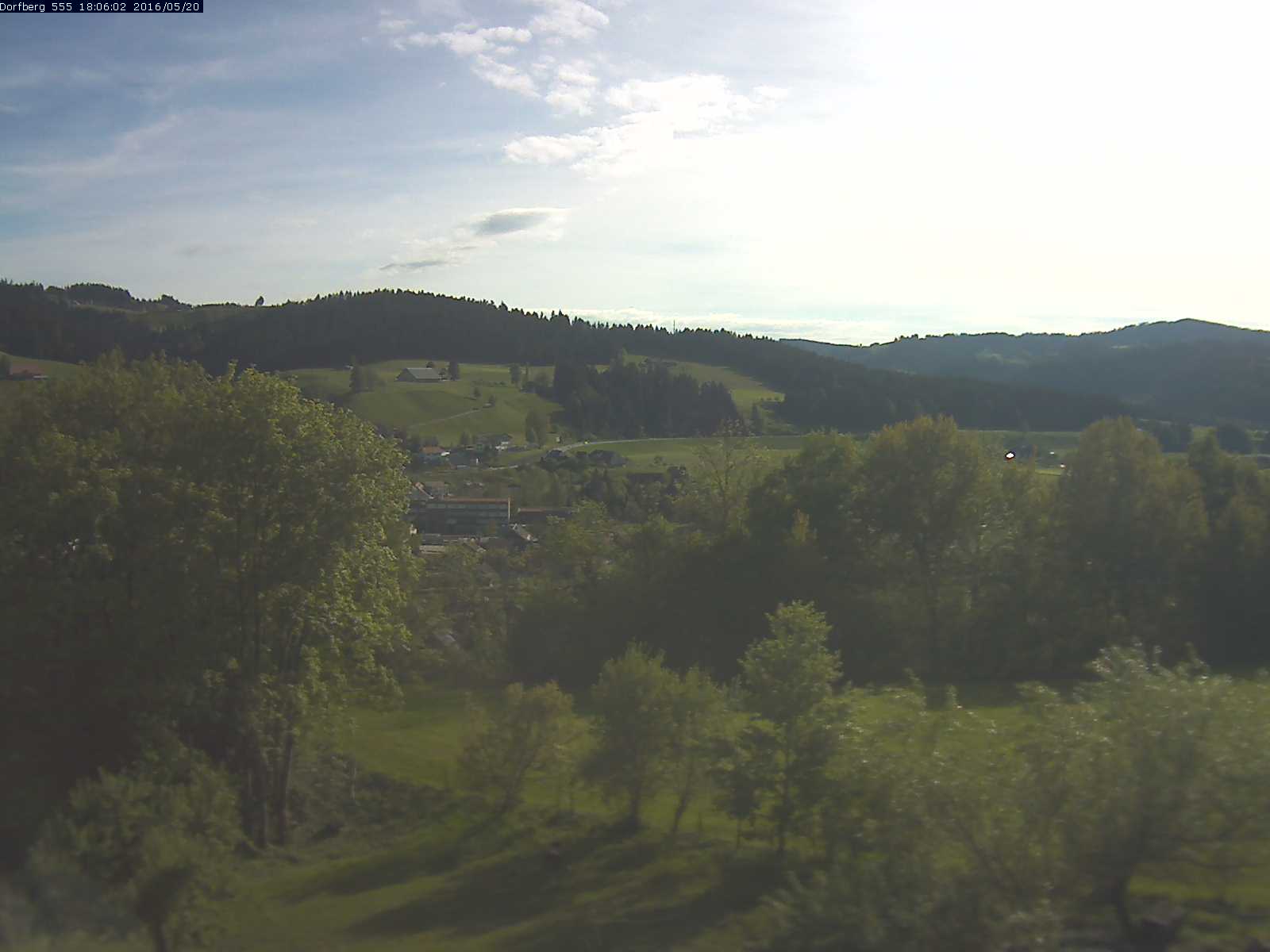 Webcam-Bild: Aussicht vom Dorfberg in Langnau 20160520-180601
