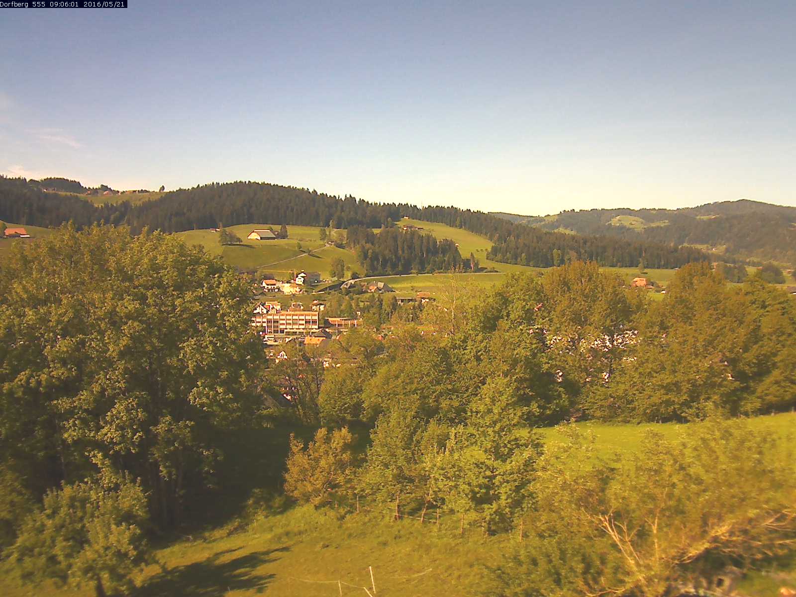 Webcam-Bild: Aussicht vom Dorfberg in Langnau 20160521-090601
