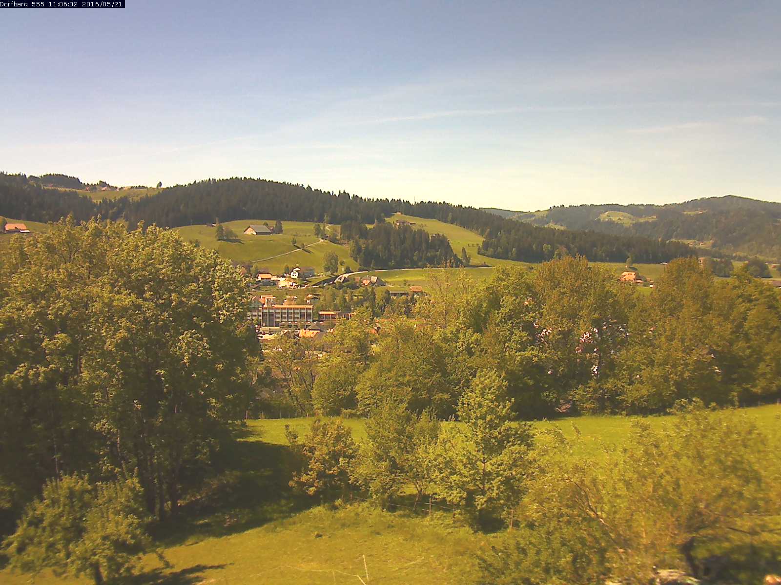 Webcam-Bild: Aussicht vom Dorfberg in Langnau 20160521-110601
