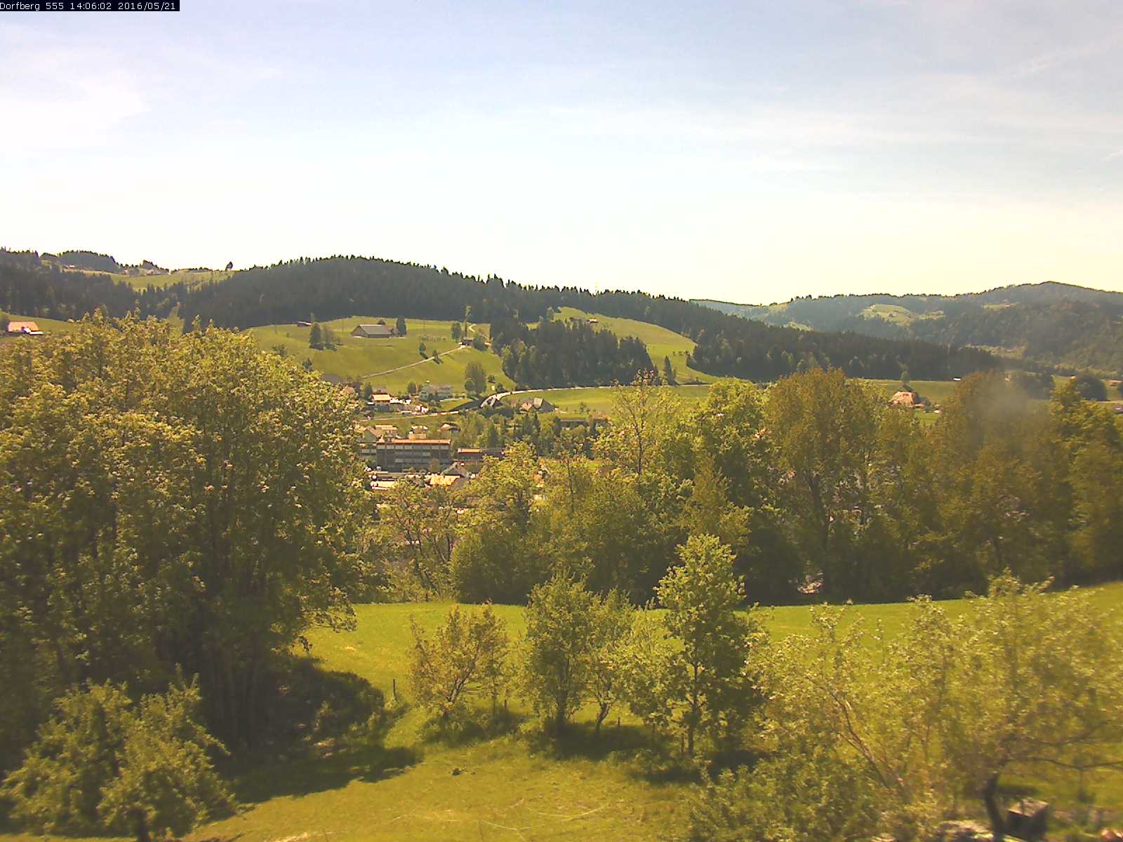 Webcam-Bild: Aussicht vom Dorfberg in Langnau 20160521-140601