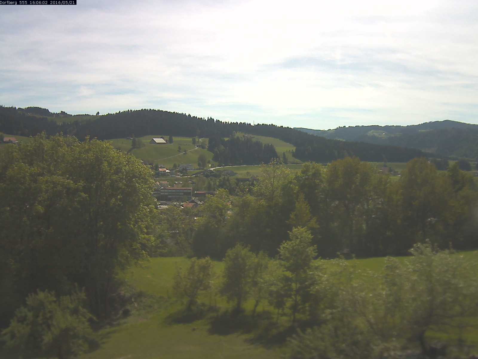 Webcam-Bild: Aussicht vom Dorfberg in Langnau 20160521-160601