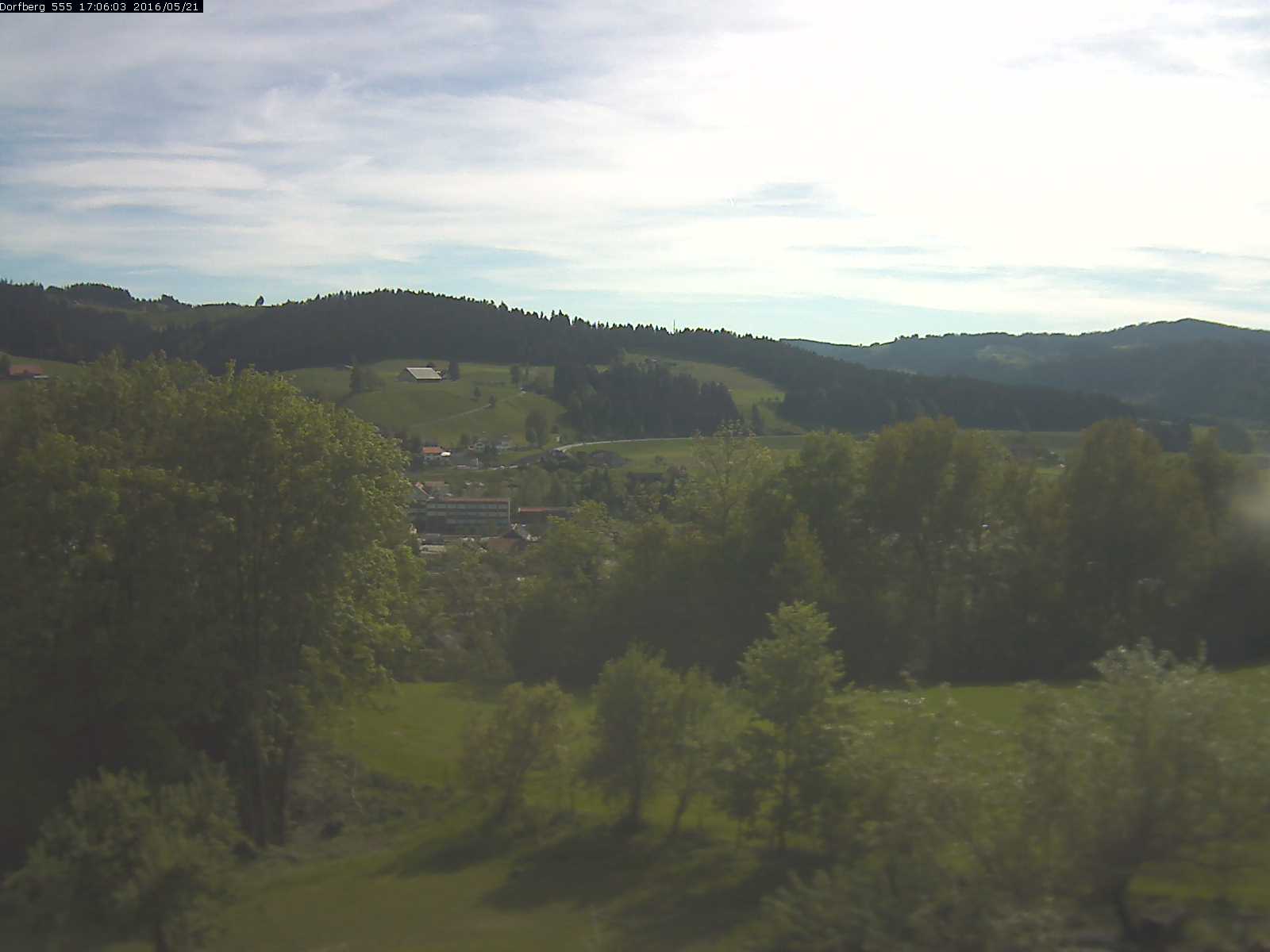 Webcam-Bild: Aussicht vom Dorfberg in Langnau 20160521-170601