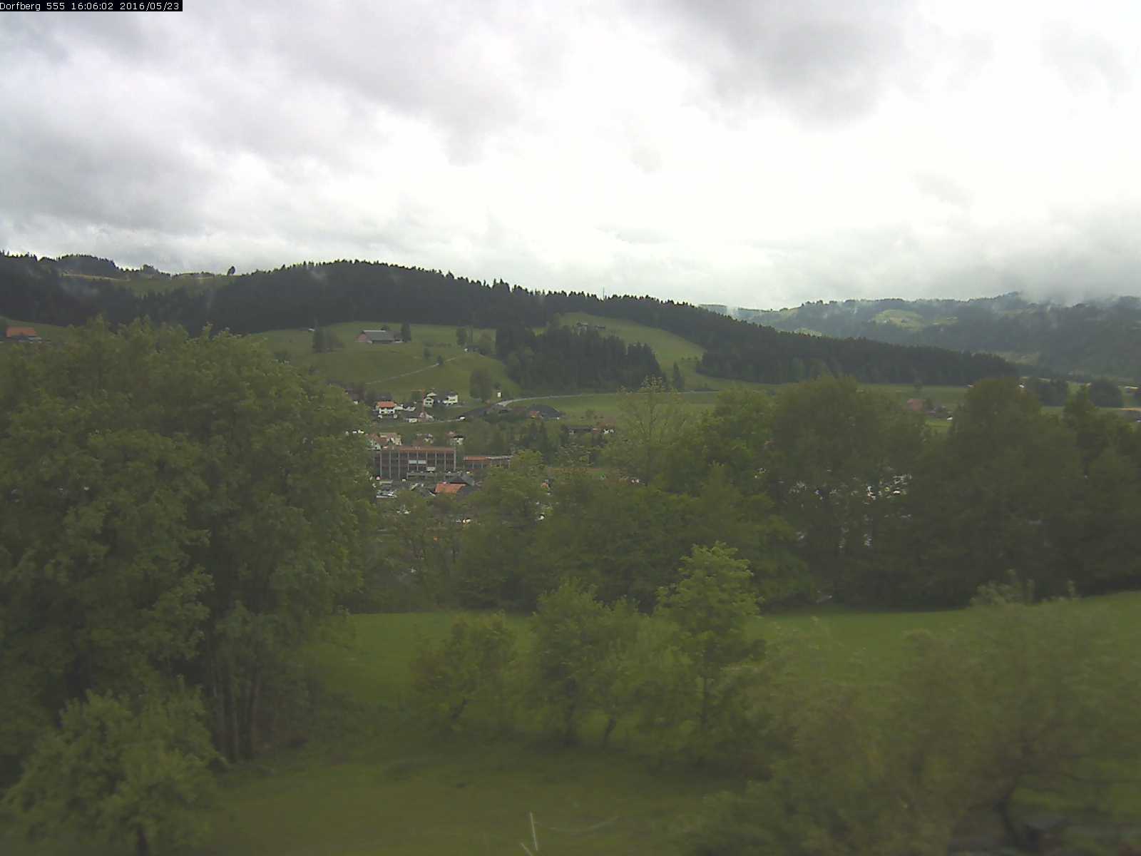Webcam-Bild: Aussicht vom Dorfberg in Langnau 20160523-160601