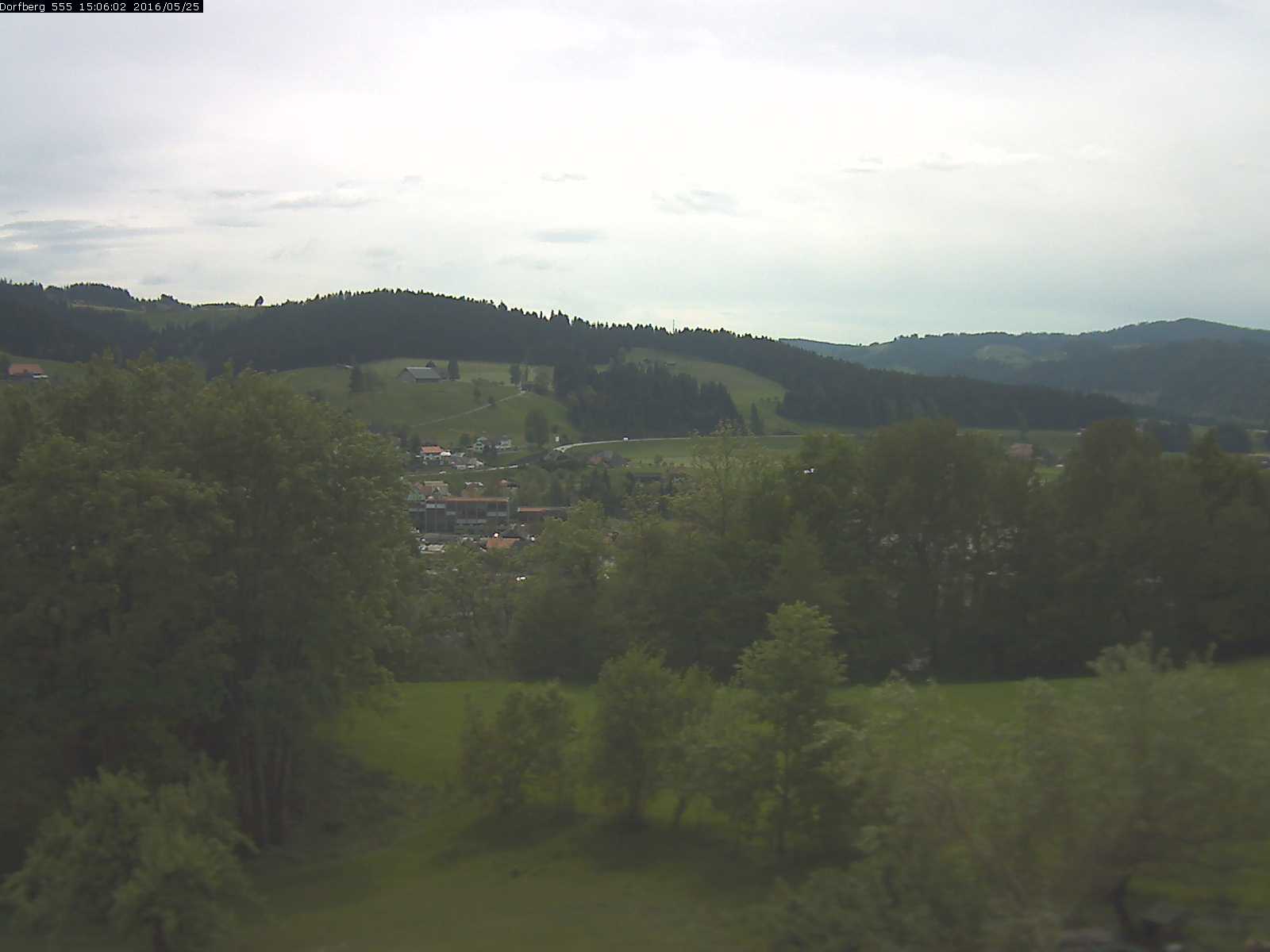 Webcam-Bild: Aussicht vom Dorfberg in Langnau 20160525-150601
