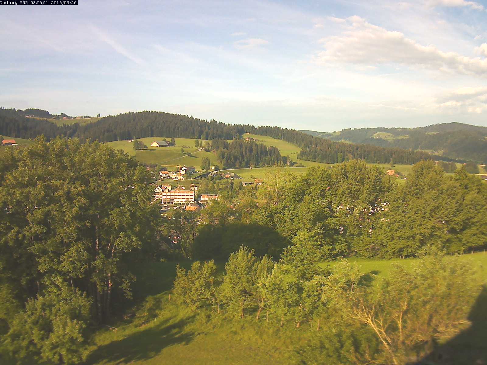 Webcam-Bild: Aussicht vom Dorfberg in Langnau 20160526-080601