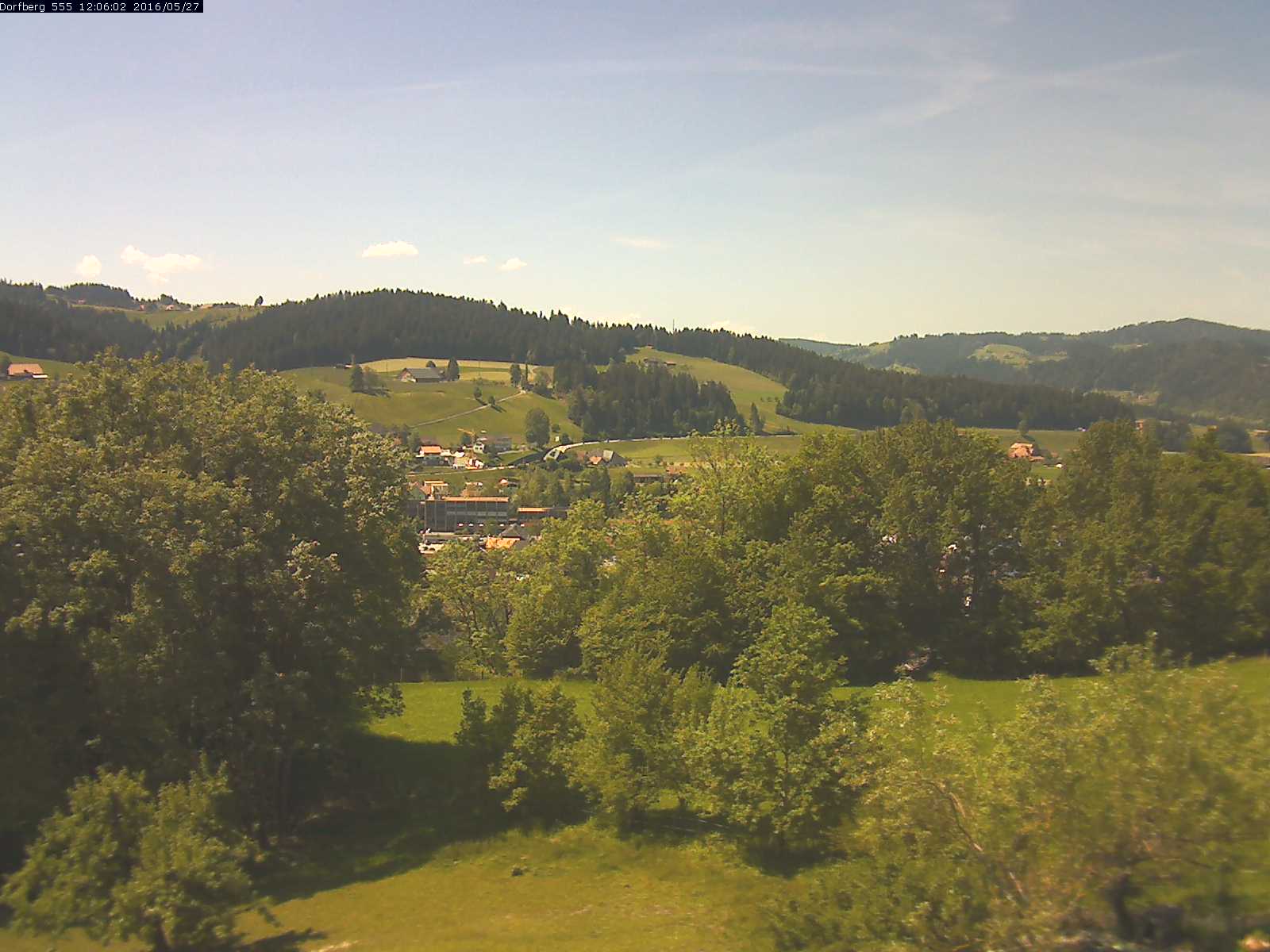 Webcam-Bild: Aussicht vom Dorfberg in Langnau 20160527-120601