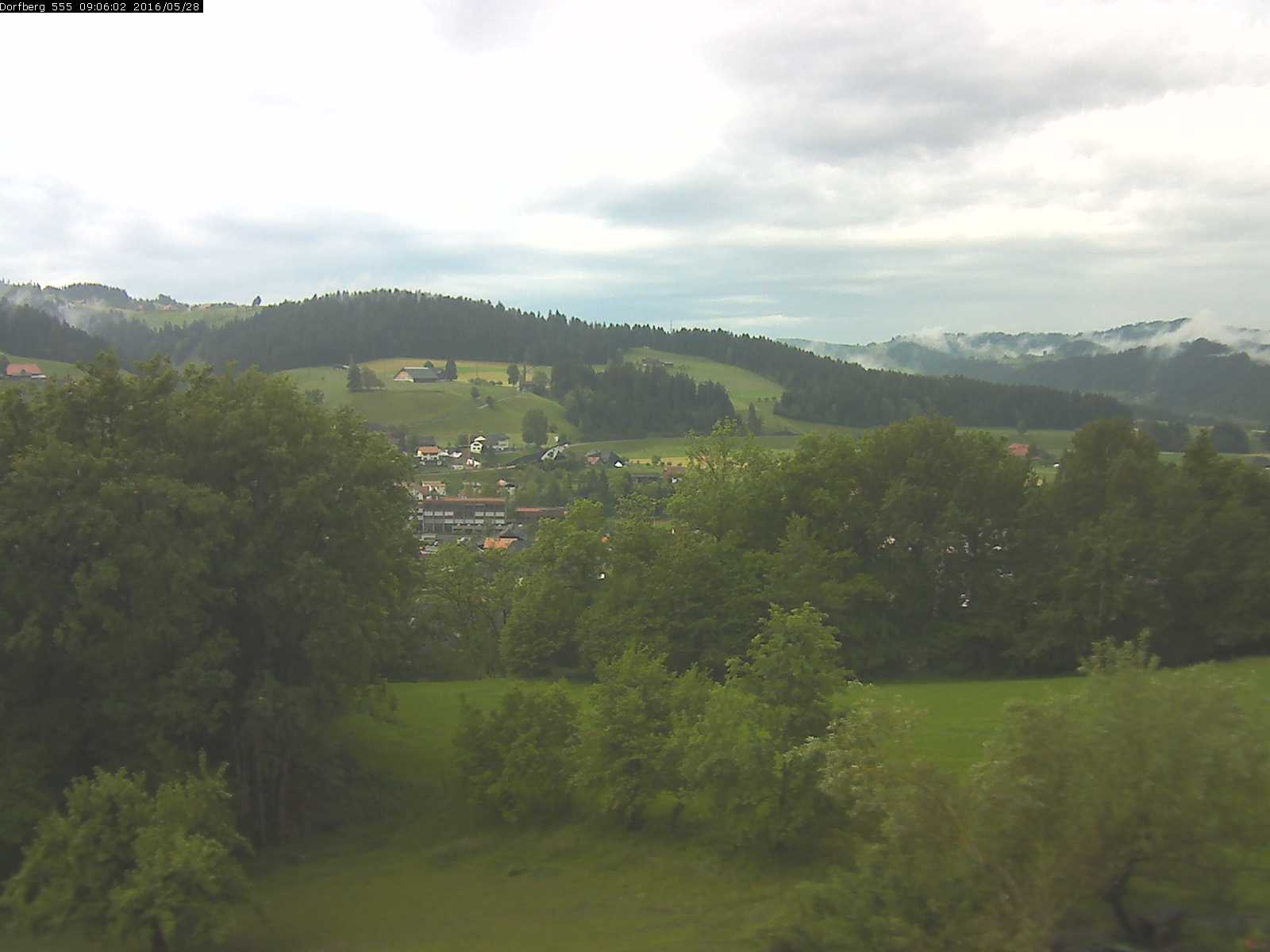 Webcam-Bild: Aussicht vom Dorfberg in Langnau 20160528-090601
