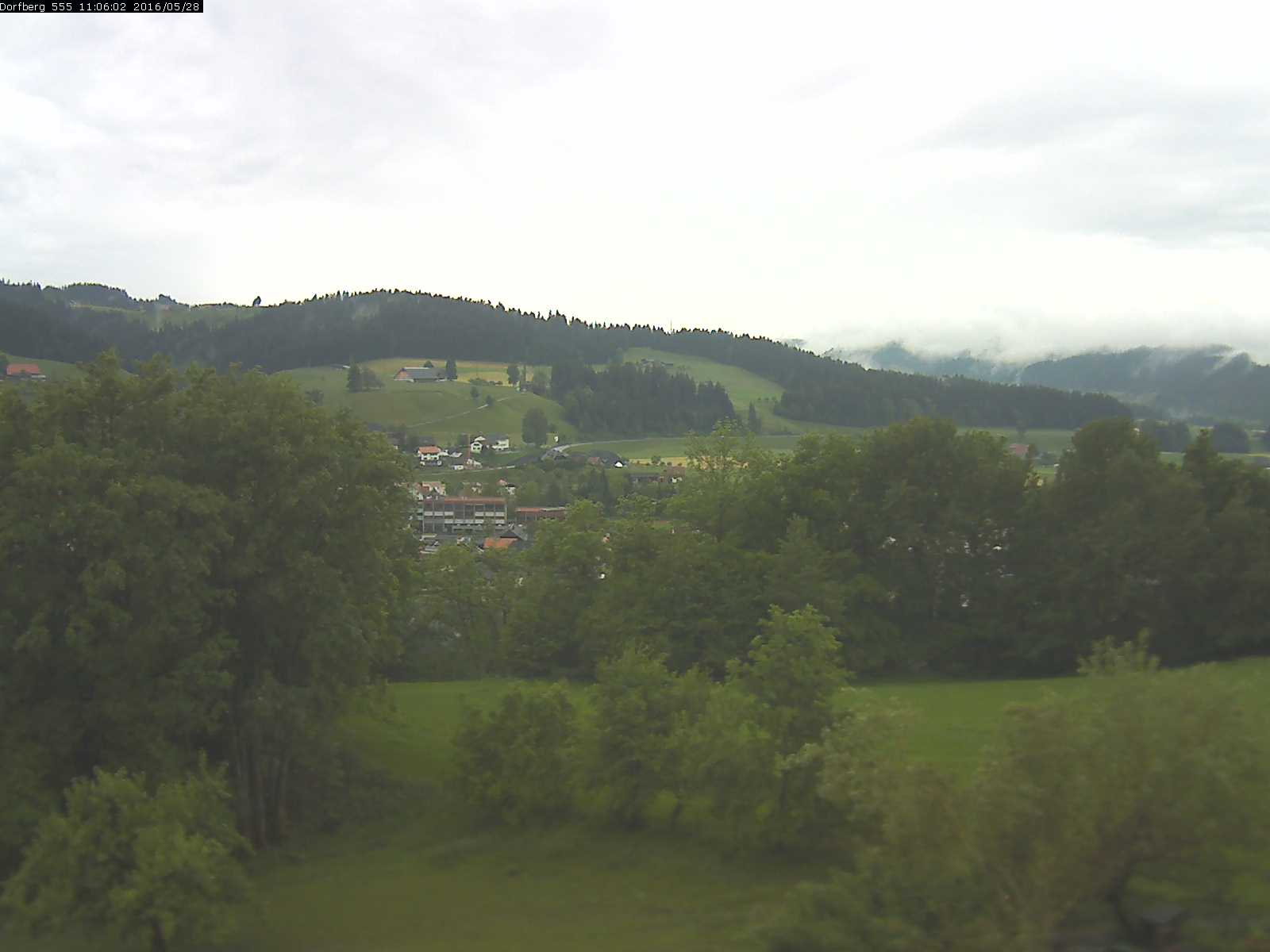 Webcam-Bild: Aussicht vom Dorfberg in Langnau 20160528-110601