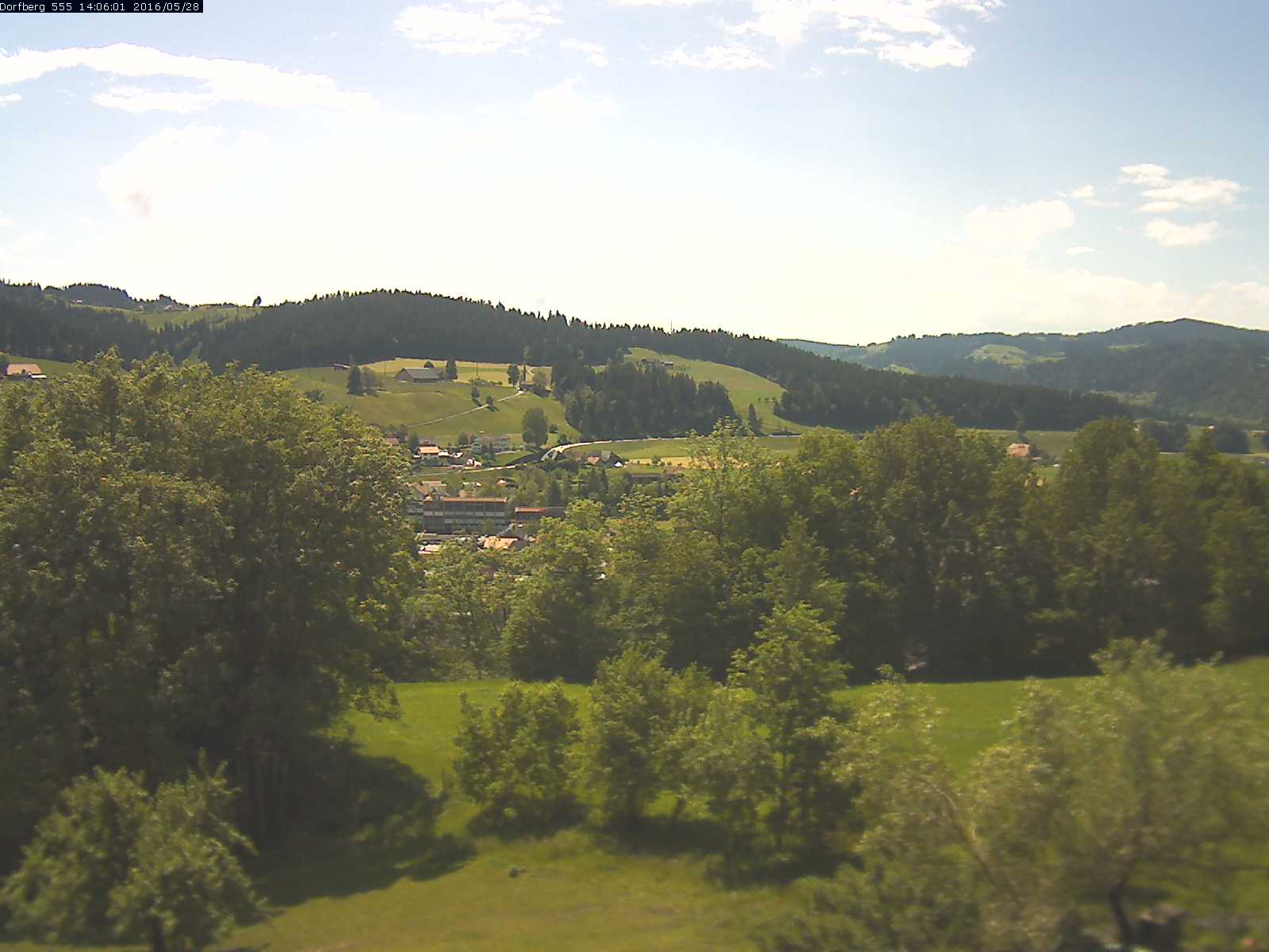 Webcam-Bild: Aussicht vom Dorfberg in Langnau 20160528-140601