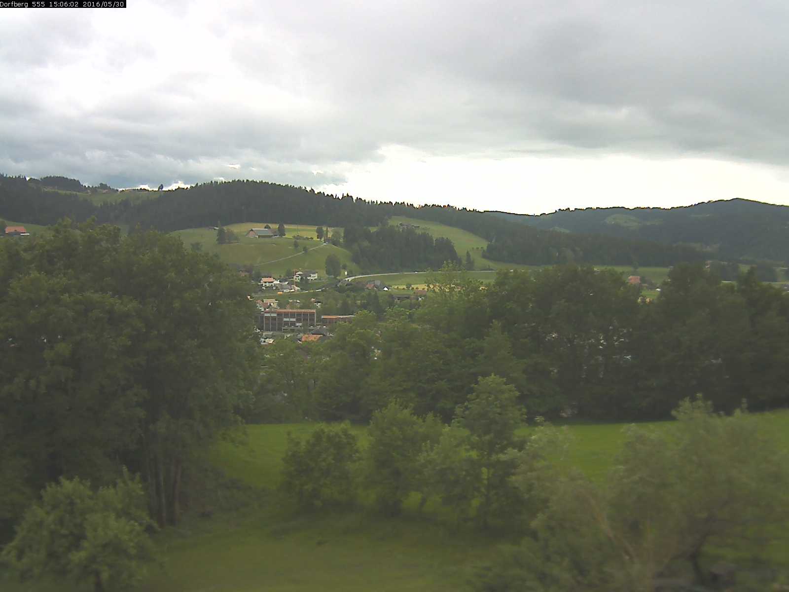 Webcam-Bild: Aussicht vom Dorfberg in Langnau 20160530-150601