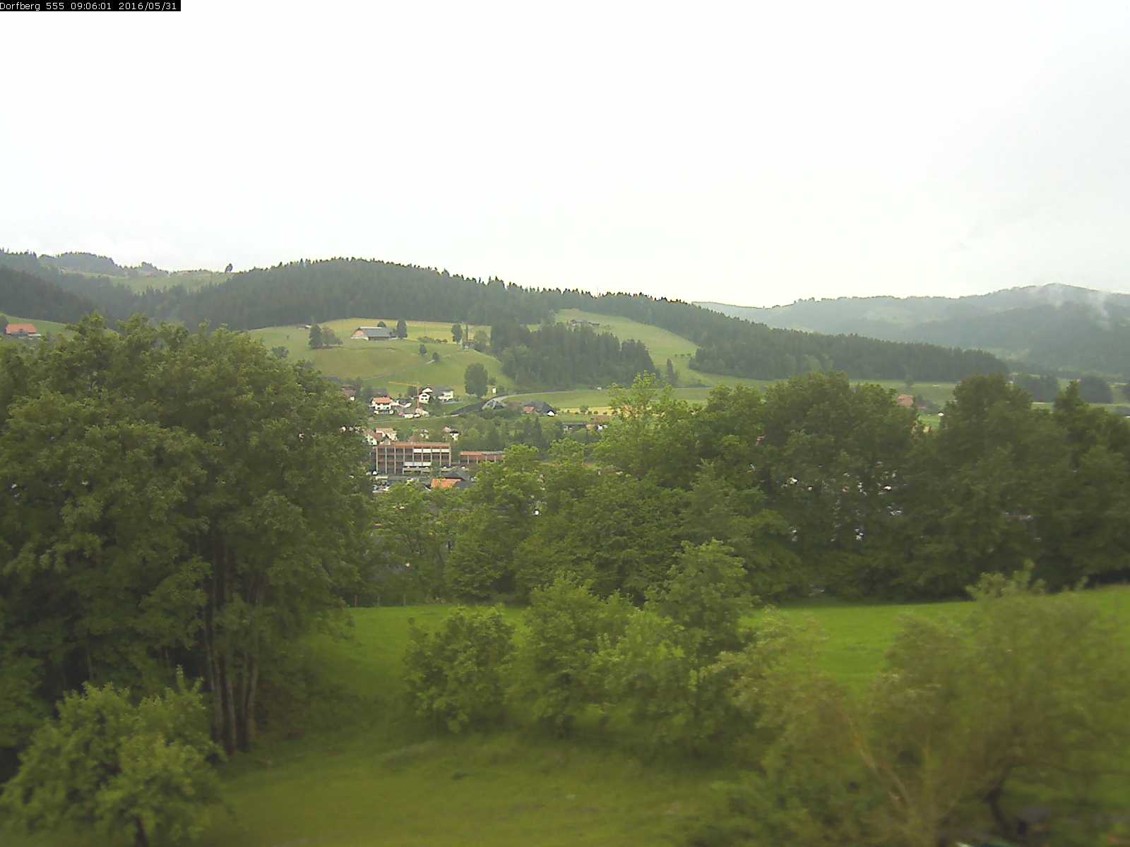 Webcam-Bild: Aussicht vom Dorfberg in Langnau 20160531-090601