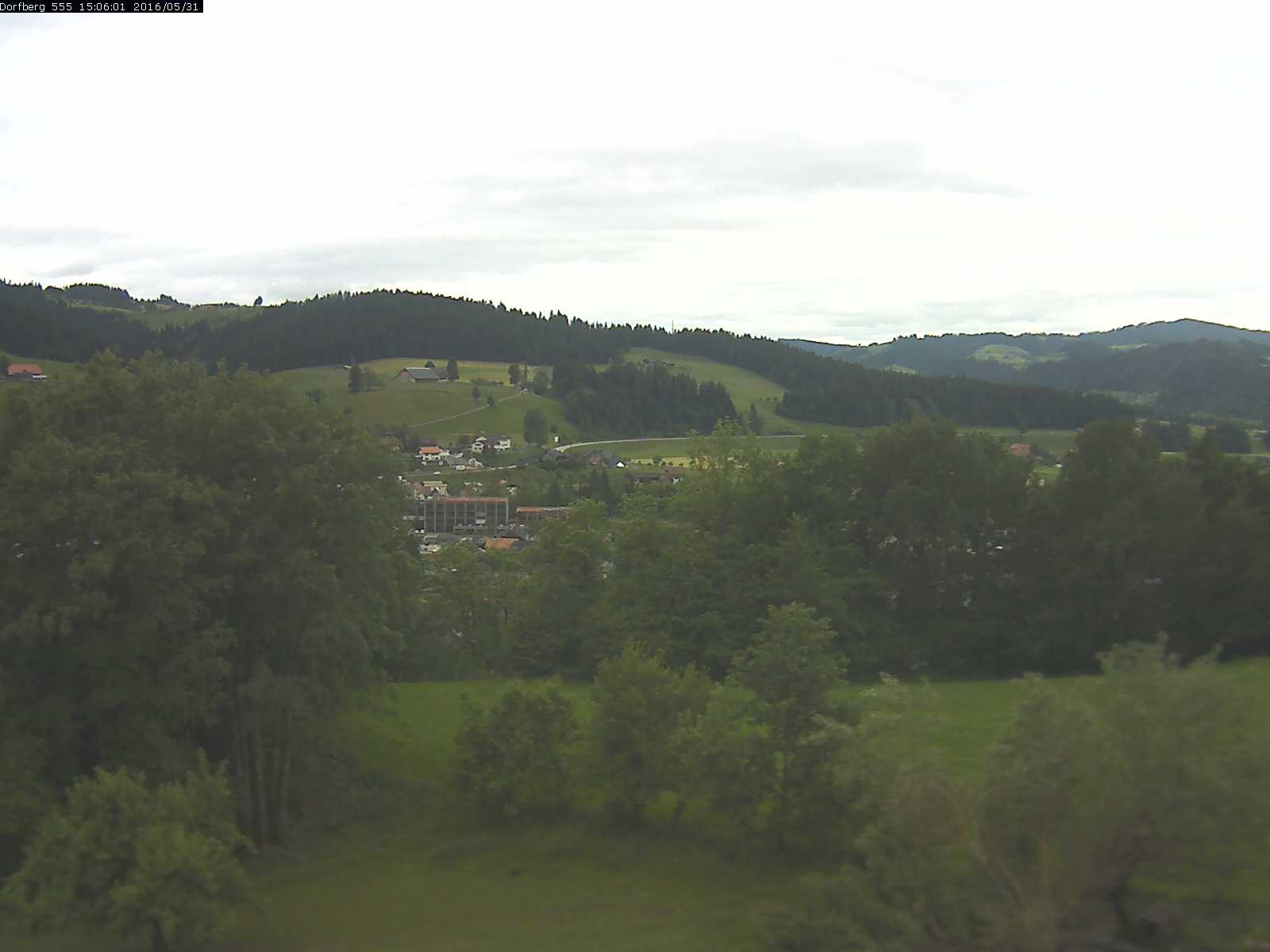 Webcam-Bild: Aussicht vom Dorfberg in Langnau 20160531-150601