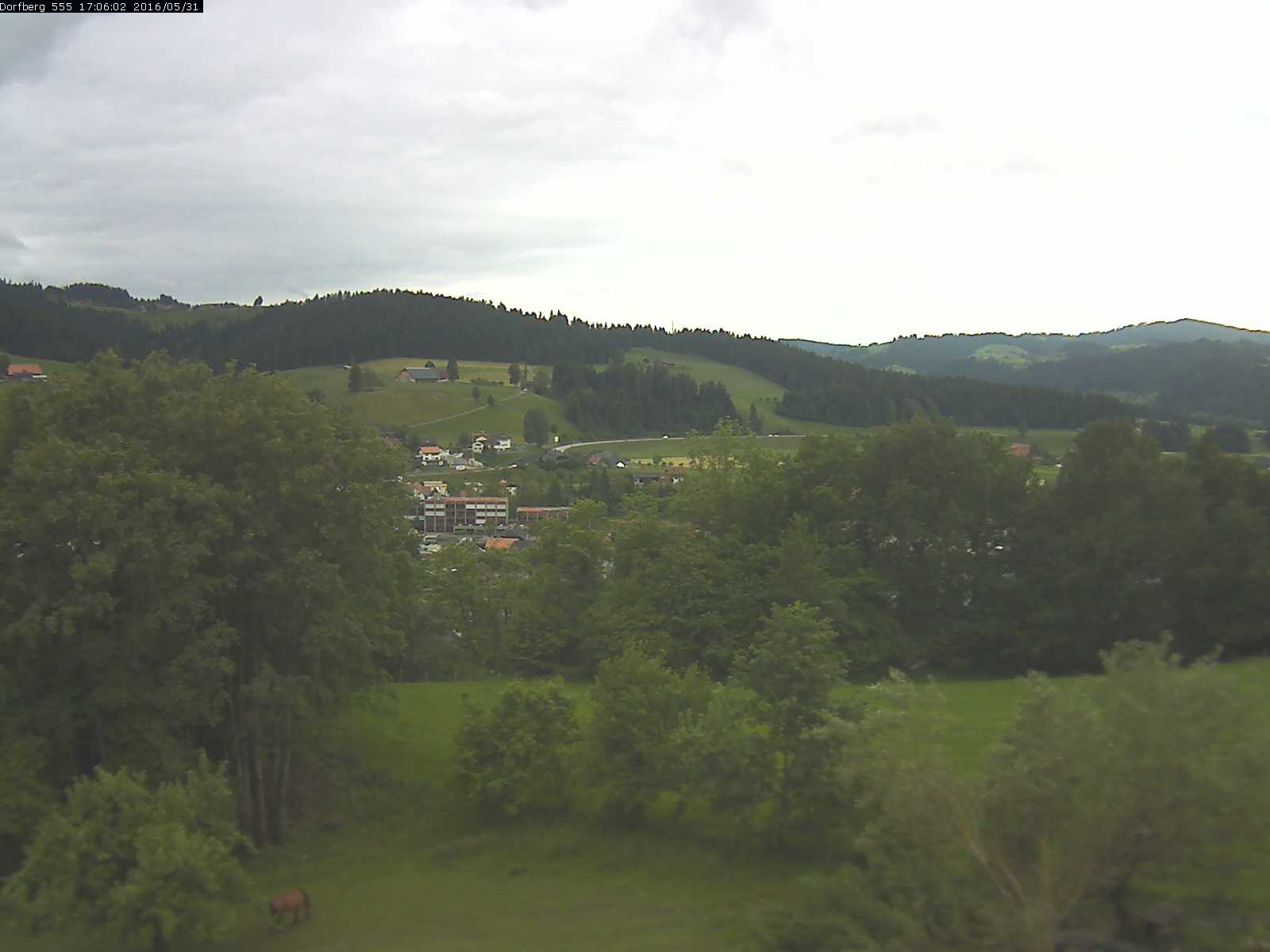 Webcam-Bild: Aussicht vom Dorfberg in Langnau 20160531-170601