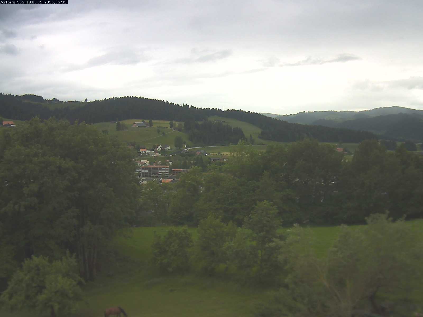 Webcam-Bild: Aussicht vom Dorfberg in Langnau 20160531-180601