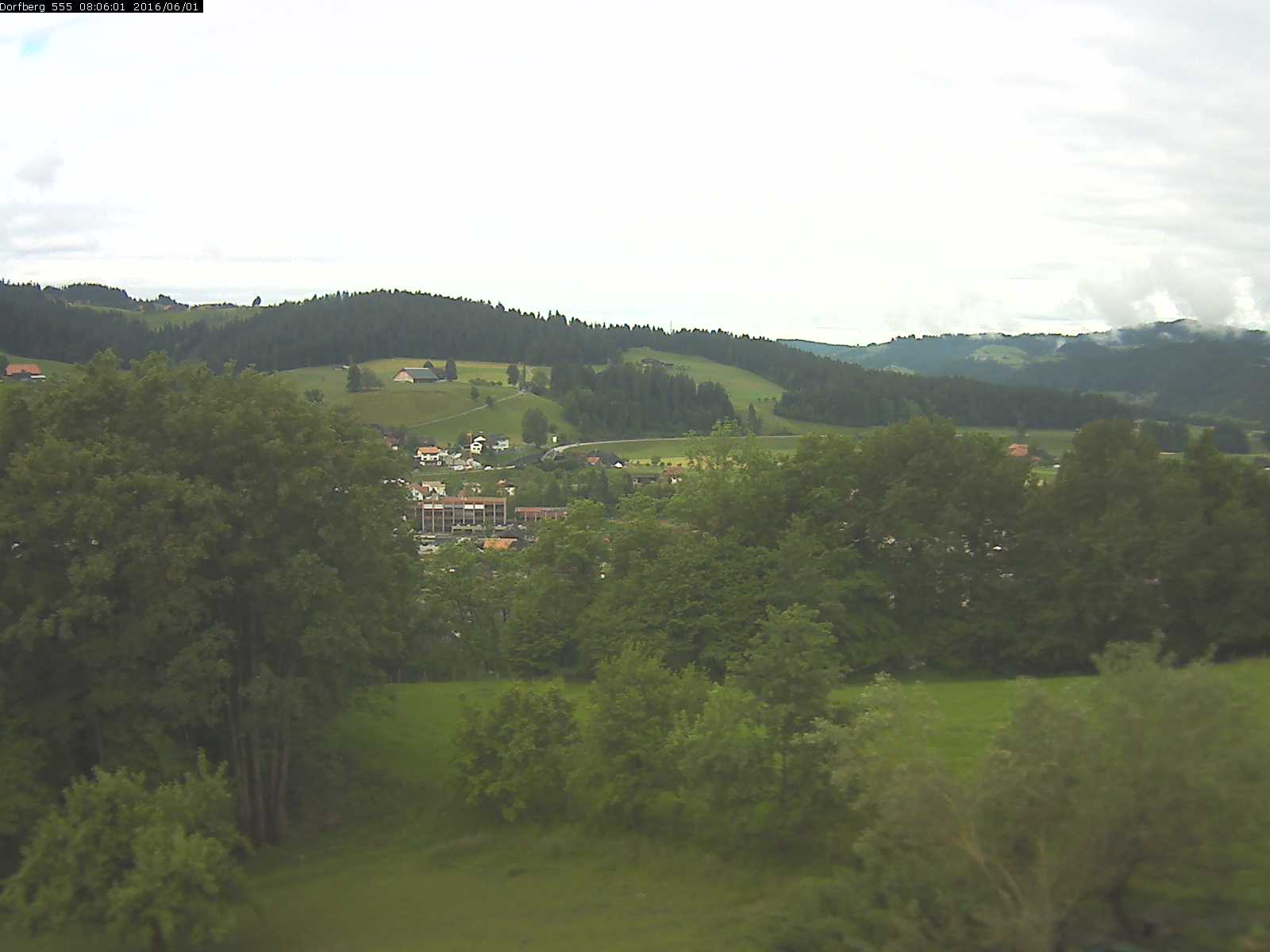 Webcam-Bild: Aussicht vom Dorfberg in Langnau 20160601-080601