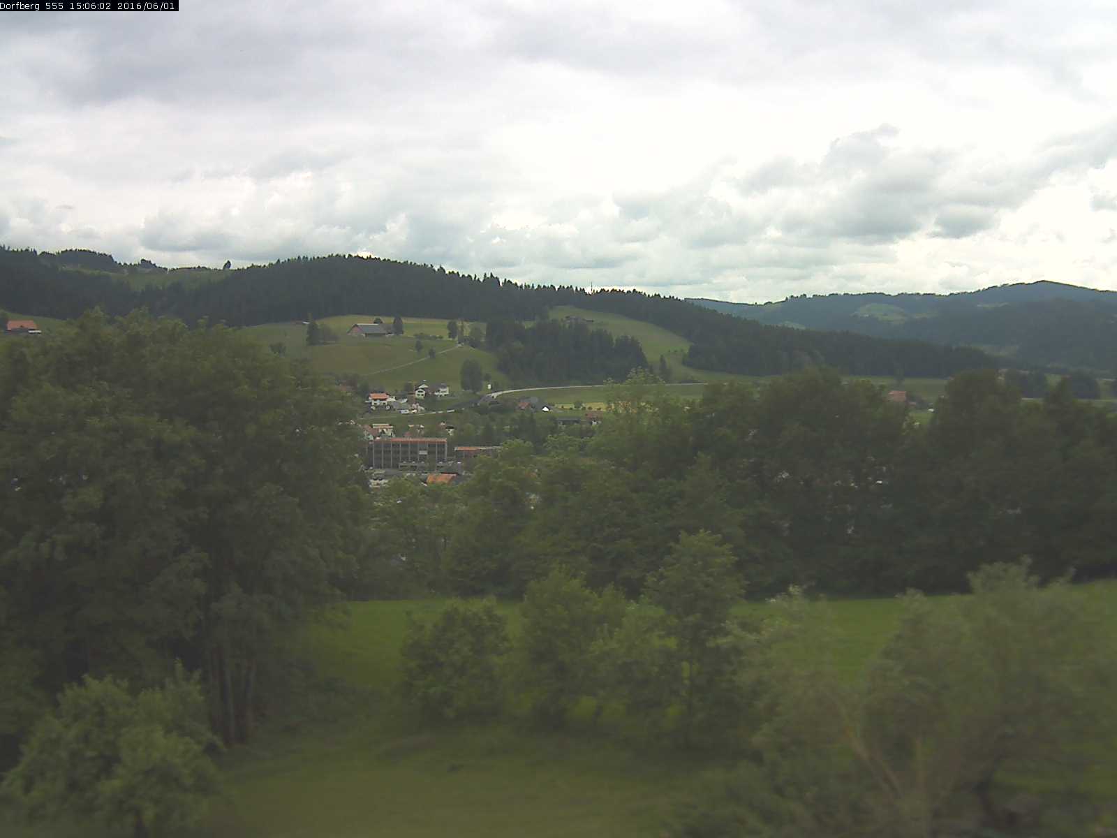 Webcam-Bild: Aussicht vom Dorfberg in Langnau 20160601-150601