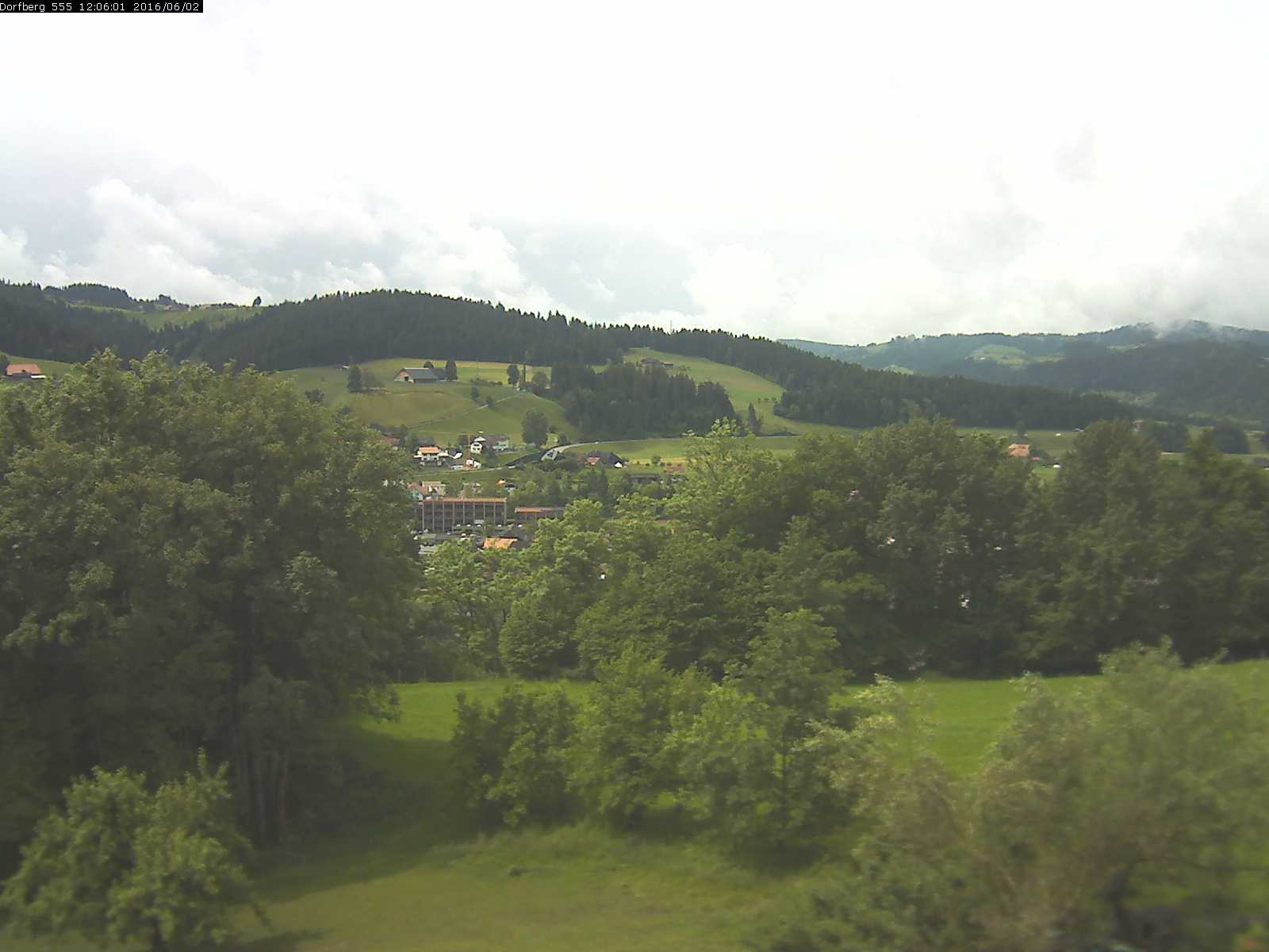 Webcam-Bild: Aussicht vom Dorfberg in Langnau 20160602-120601