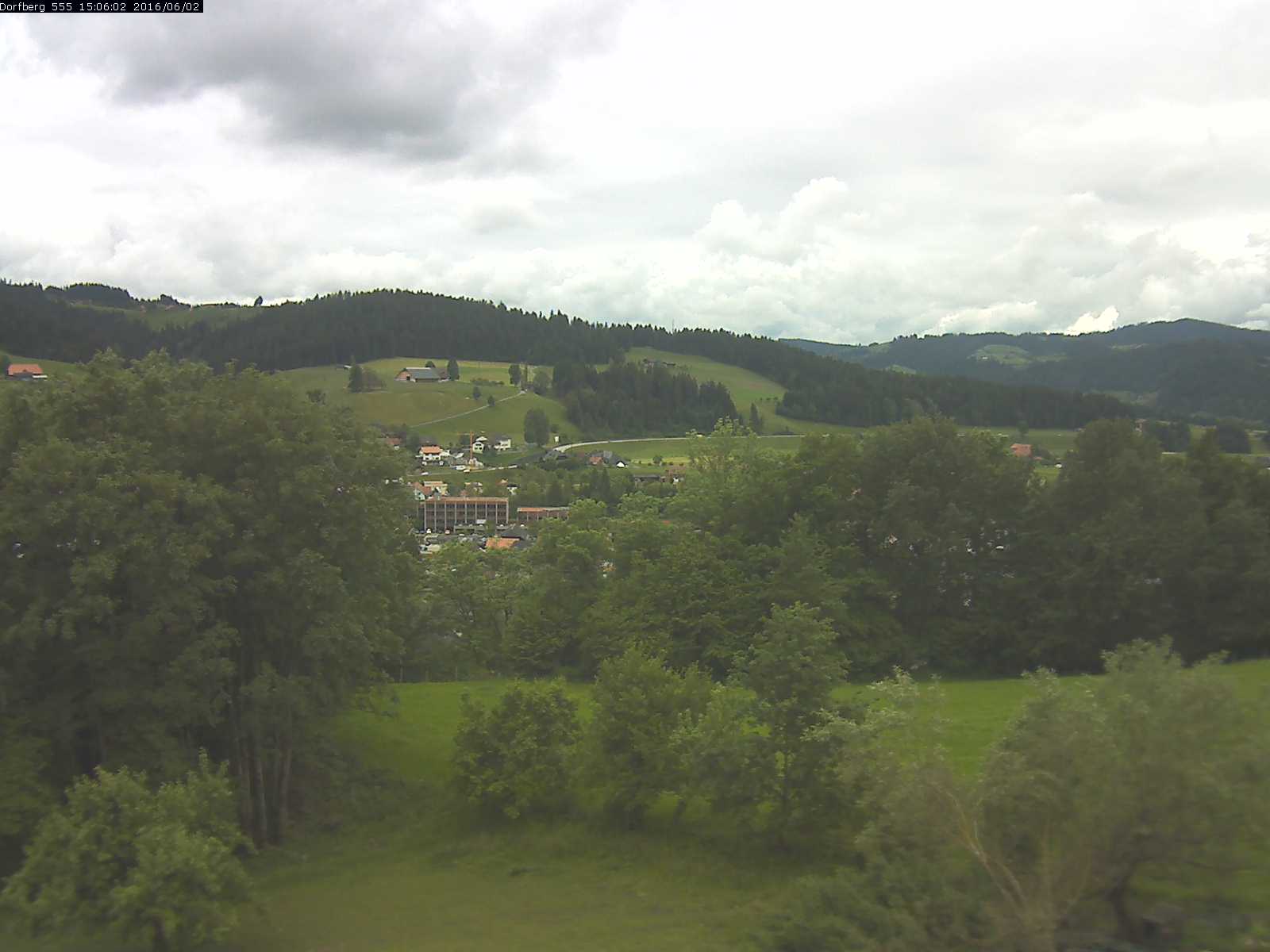 Webcam-Bild: Aussicht vom Dorfberg in Langnau 20160602-150601