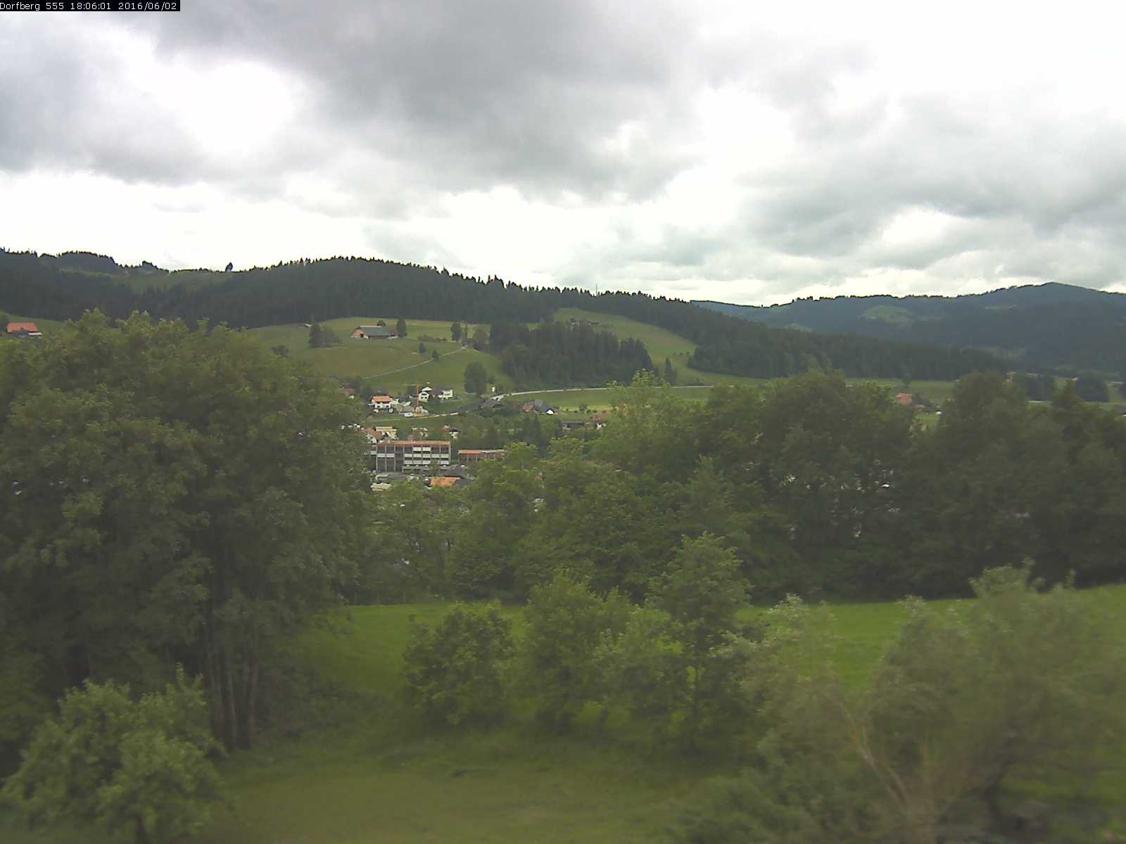 Webcam-Bild: Aussicht vom Dorfberg in Langnau 20160602-180601
