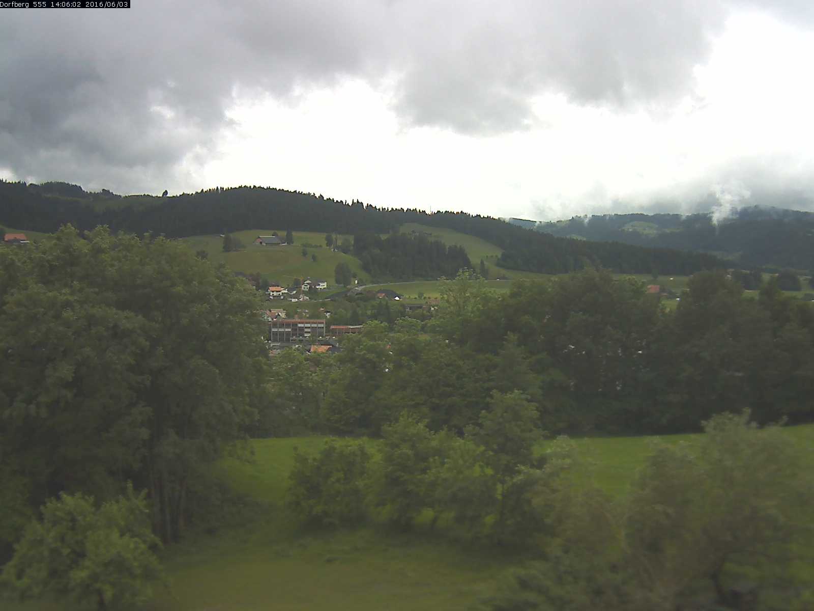 Webcam-Bild: Aussicht vom Dorfberg in Langnau 20160603-140601