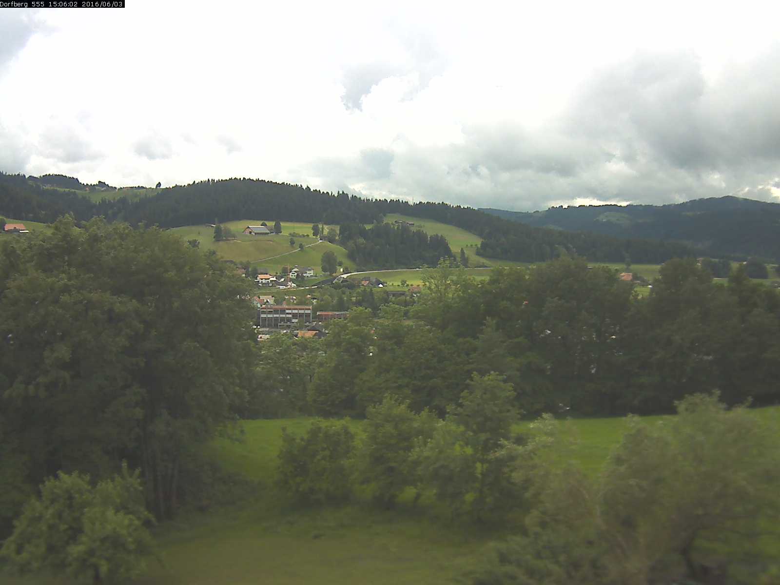 Webcam-Bild: Aussicht vom Dorfberg in Langnau 20160603-150601
