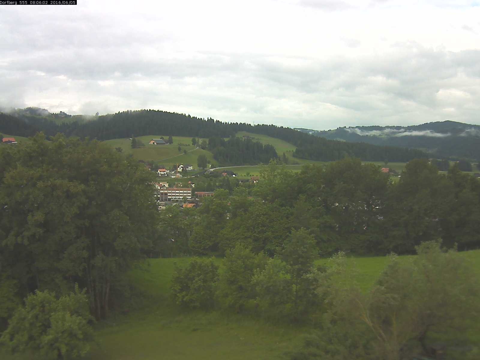 Webcam-Bild: Aussicht vom Dorfberg in Langnau 20160605-080601