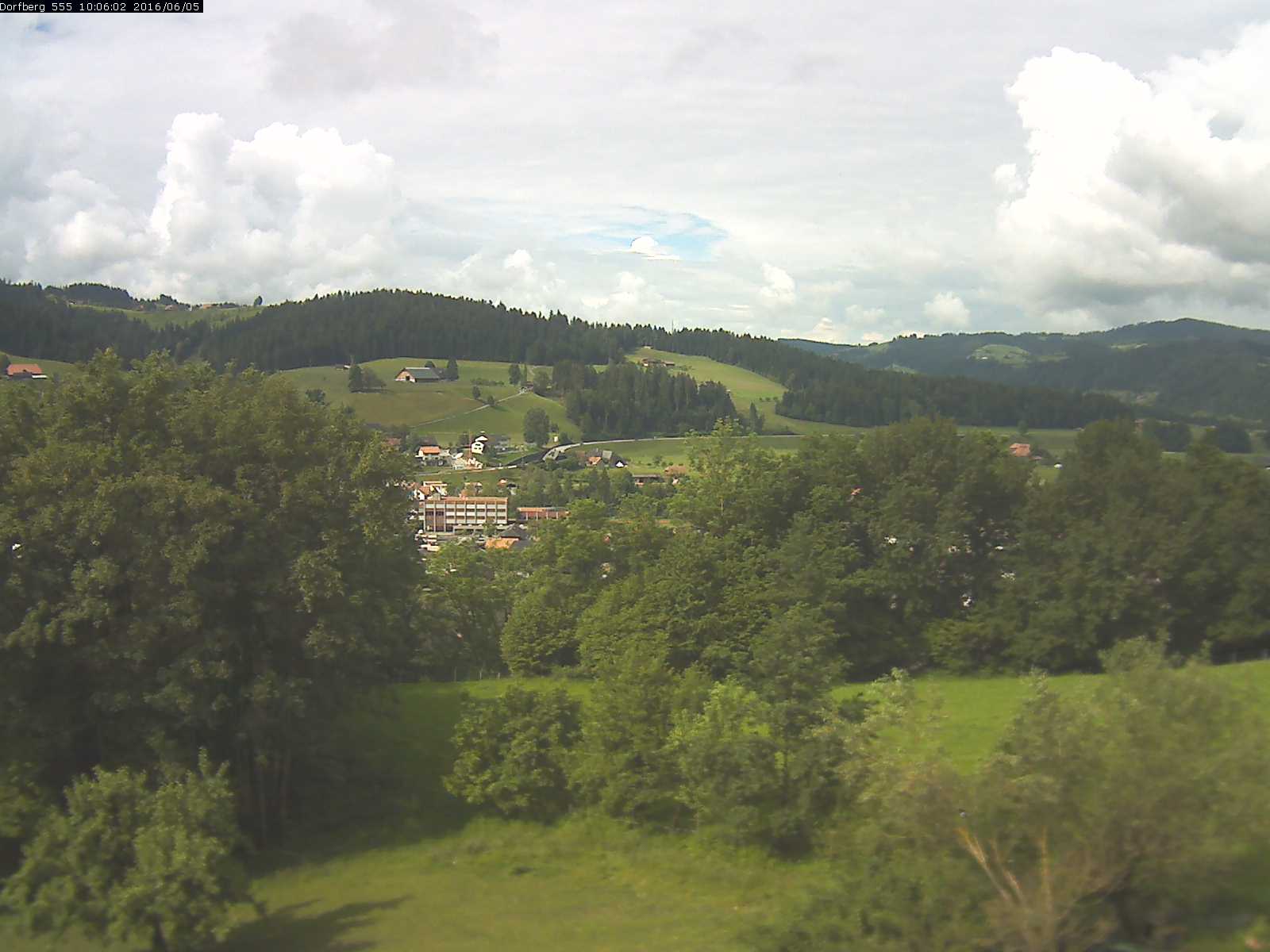 Webcam-Bild: Aussicht vom Dorfberg in Langnau 20160605-100601