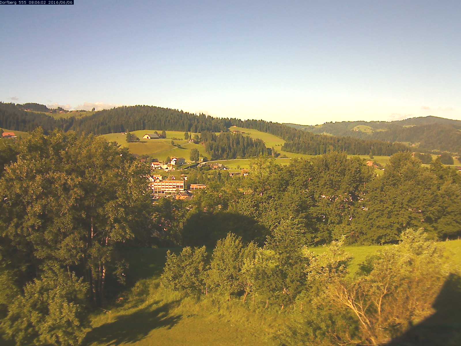 Webcam-Bild: Aussicht vom Dorfberg in Langnau 20160606-080601