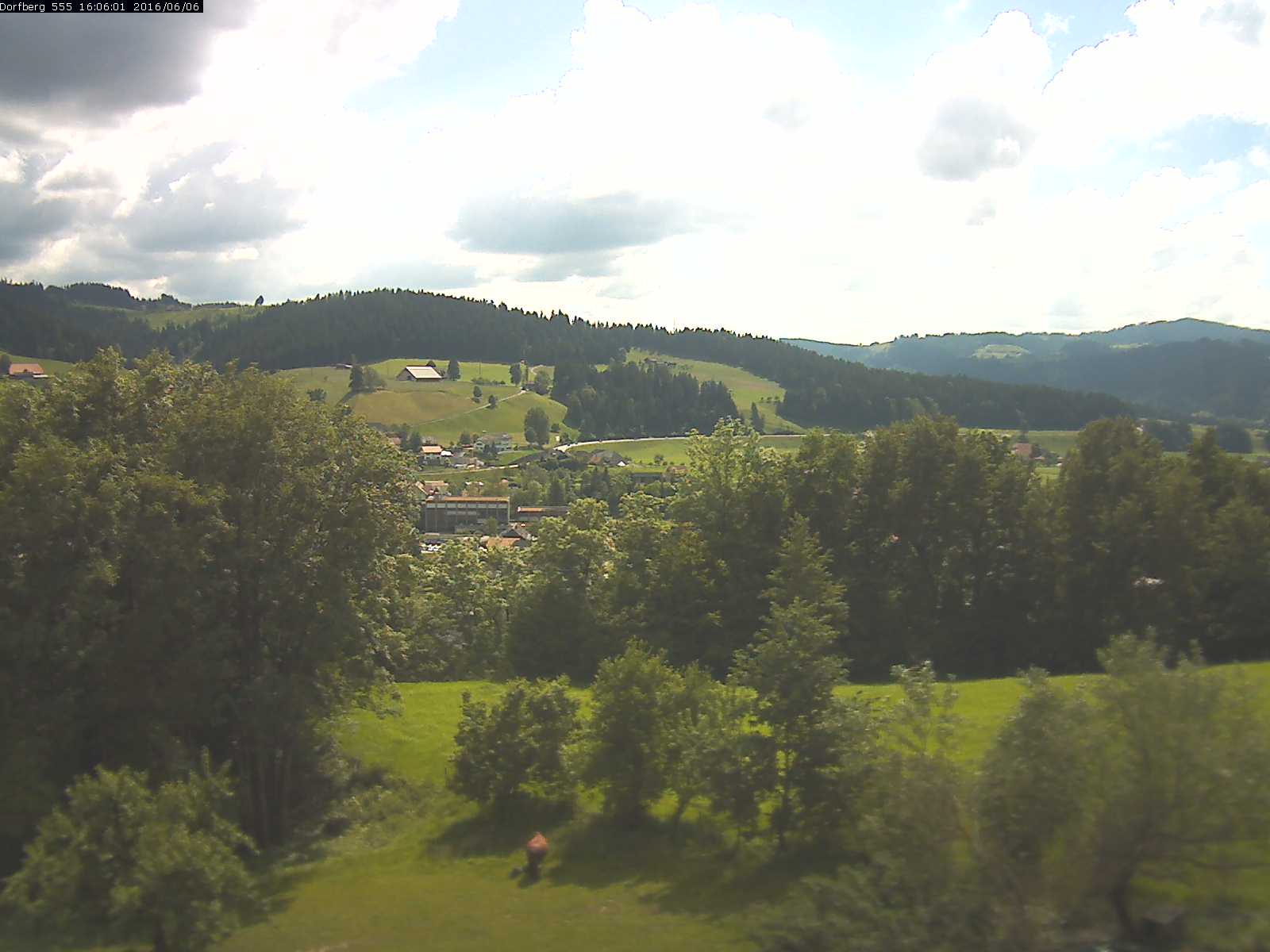 Webcam-Bild: Aussicht vom Dorfberg in Langnau 20160606-160601